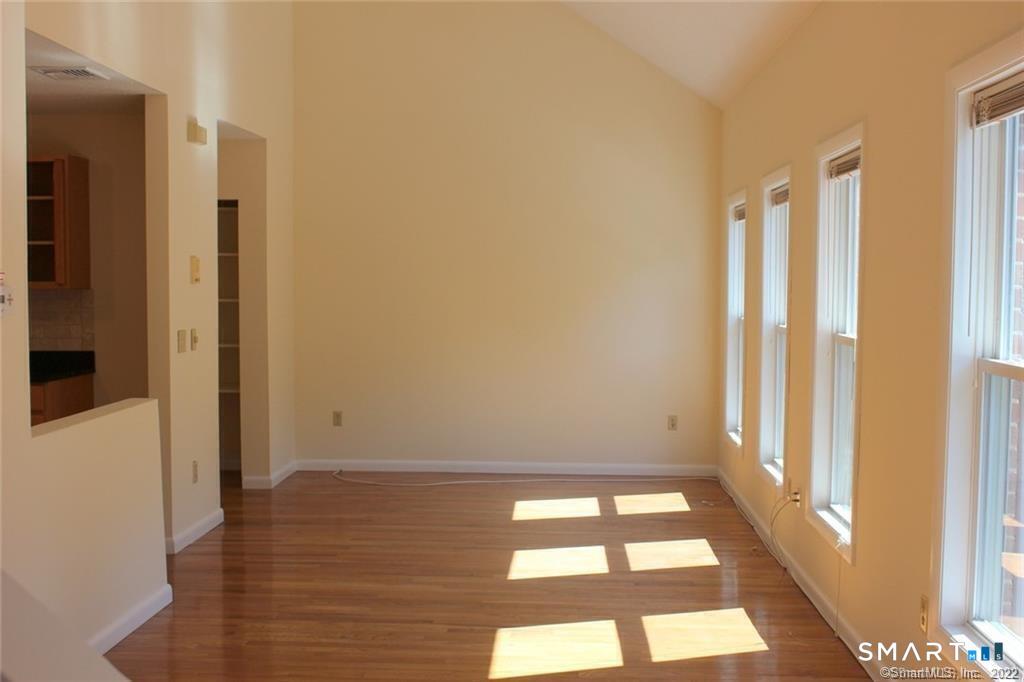 945 State A Street Property Photo 3