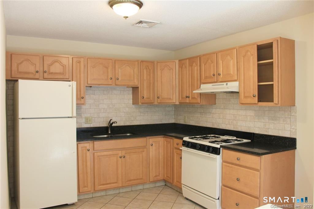 945 State A Street Property Photo 7
