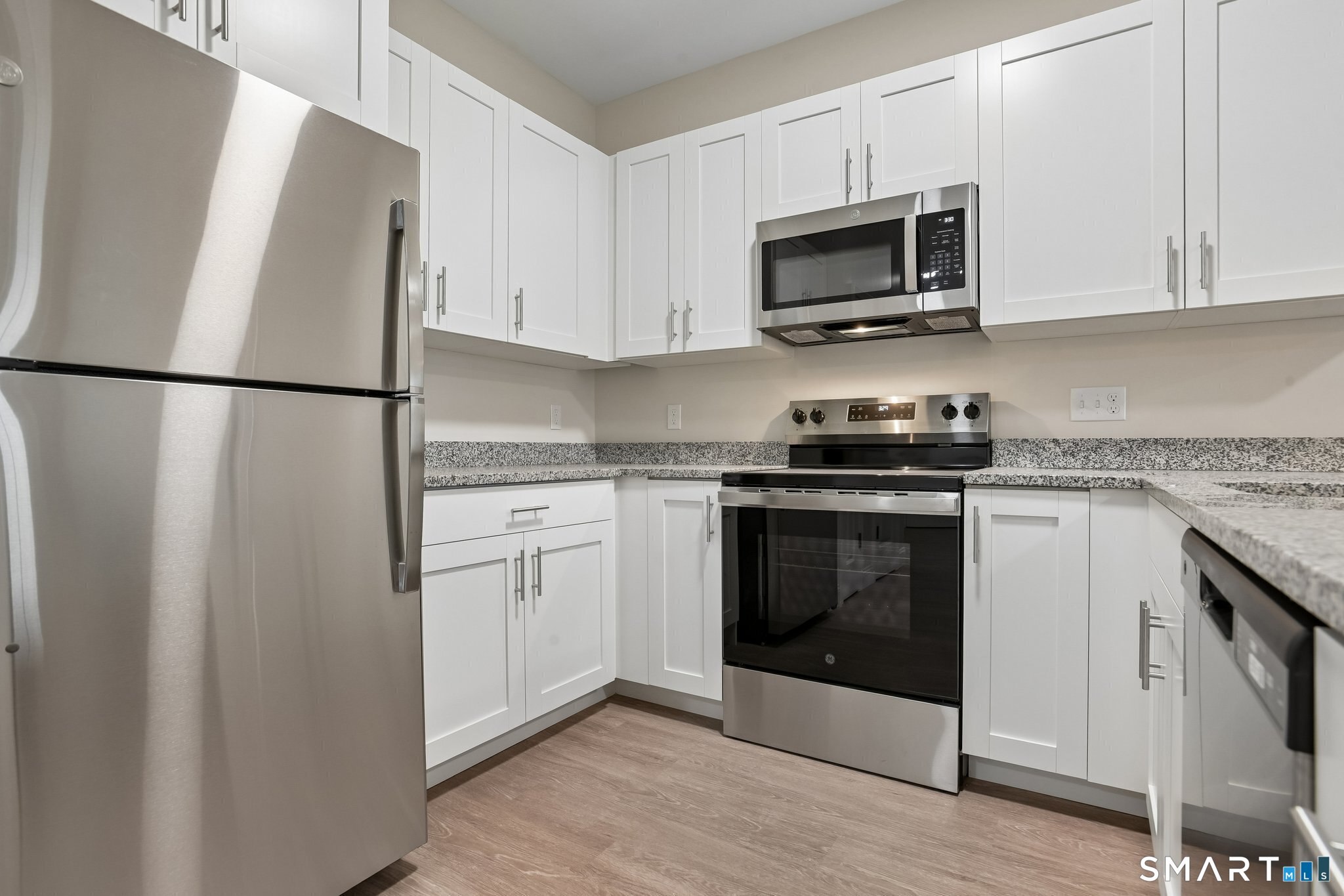 55 Steele 111 Boulevard Property Photo 3