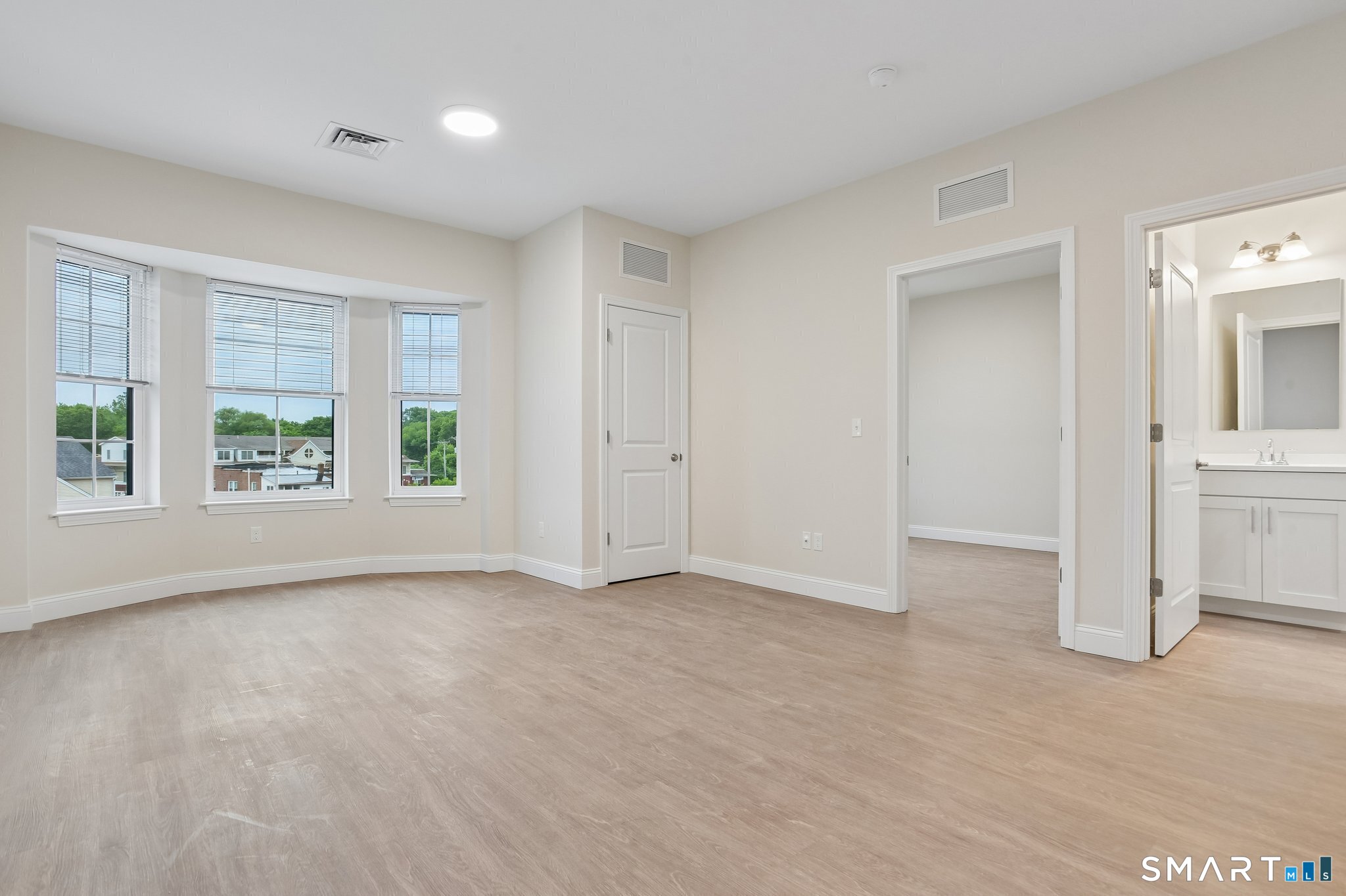 55 Steele 111 Boulevard Property Photo 6