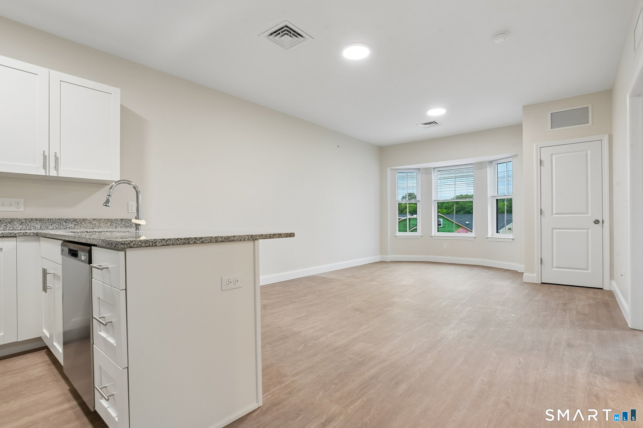 55 Steele 111 Boulevard Property Photo 7