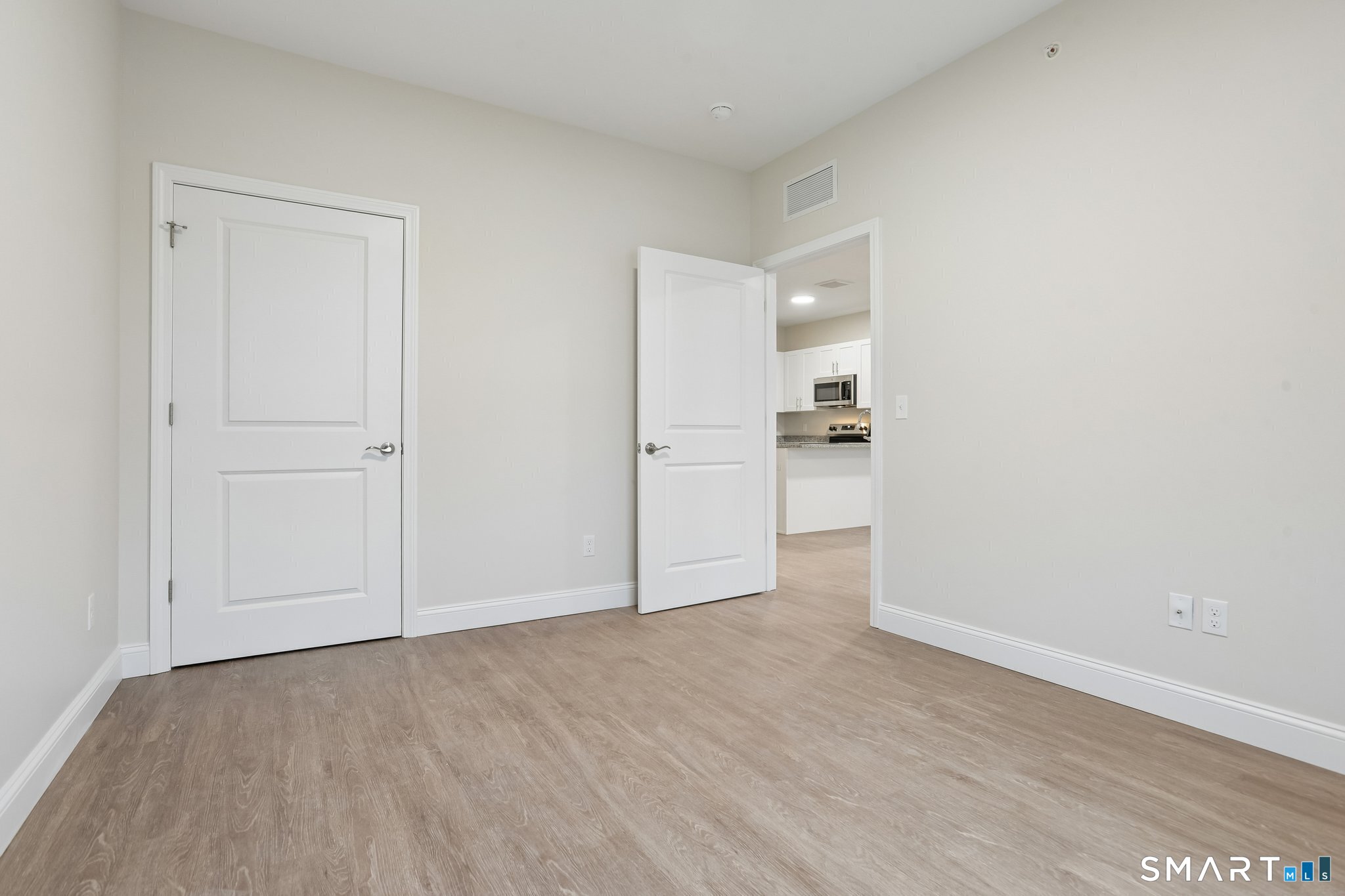 55 Steele 111 Boulevard Property Photo 11