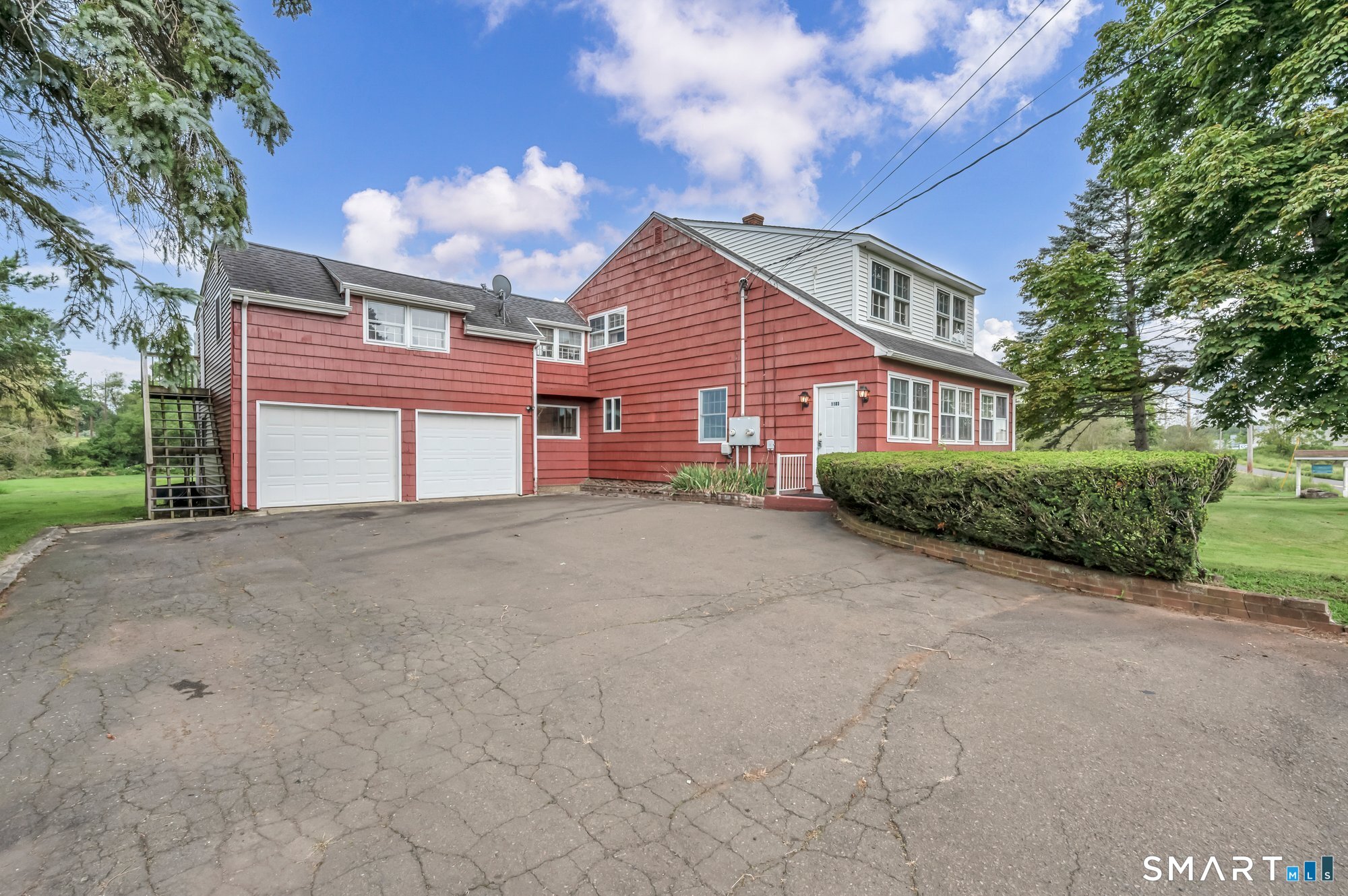 1105 Northrop Road Property Photo 1