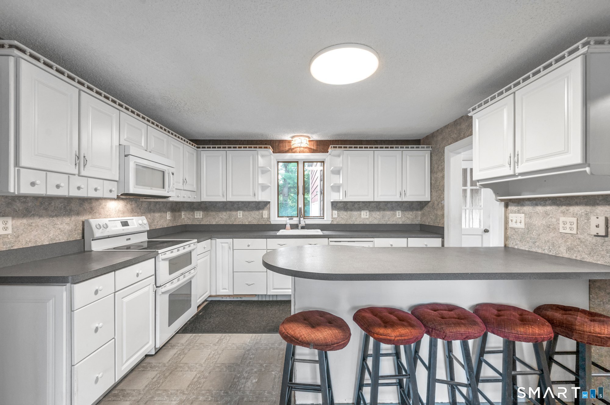 1105 Northrop Road Property Photo 12