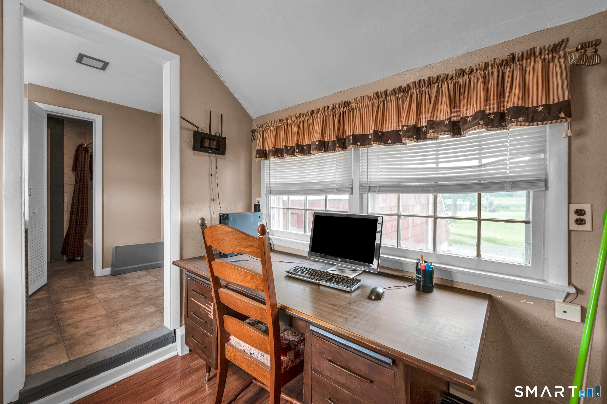 1105 Northrop Road Property Photo 20