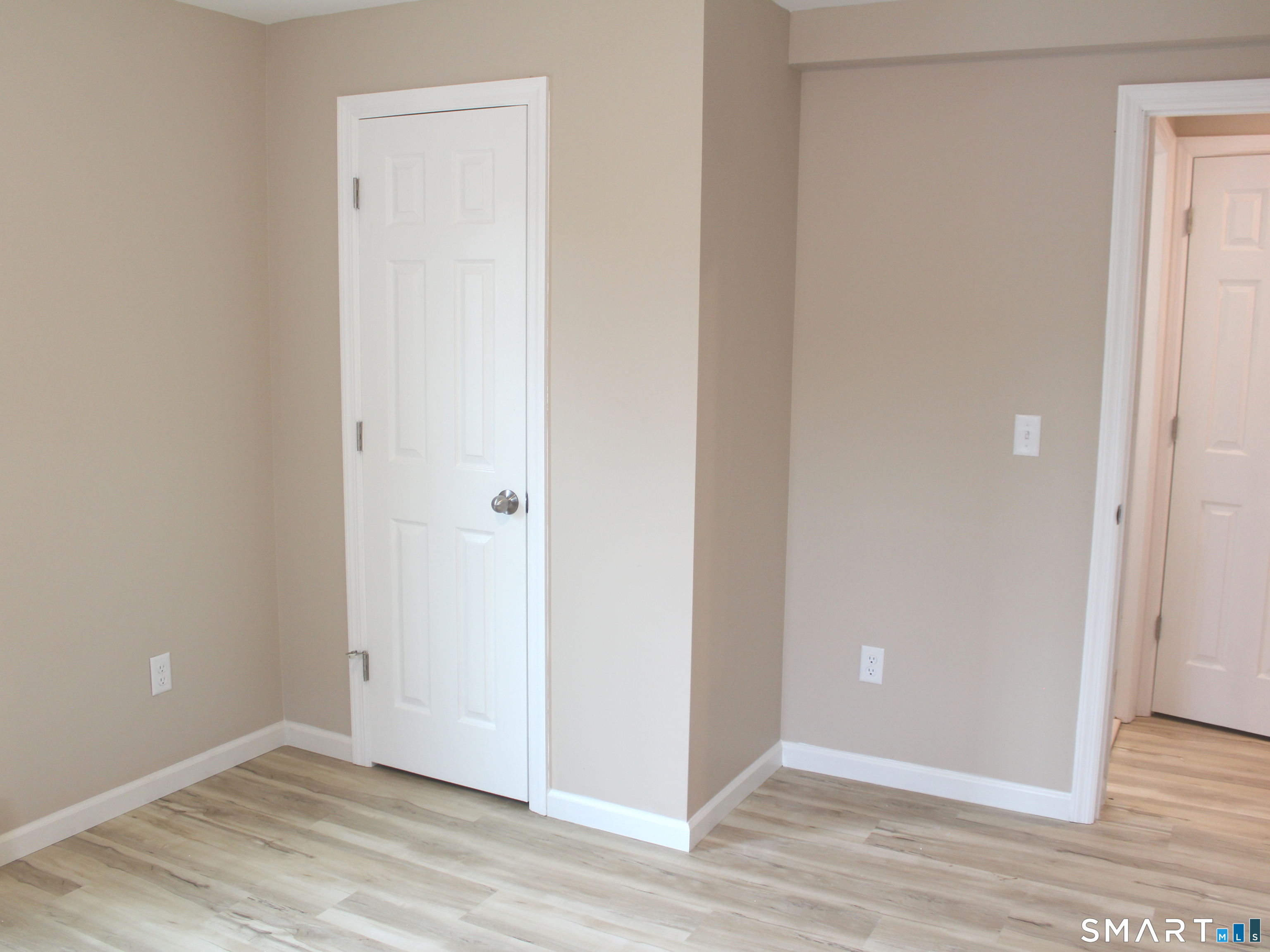 11 Glastonbury Avenue Property Photo 4