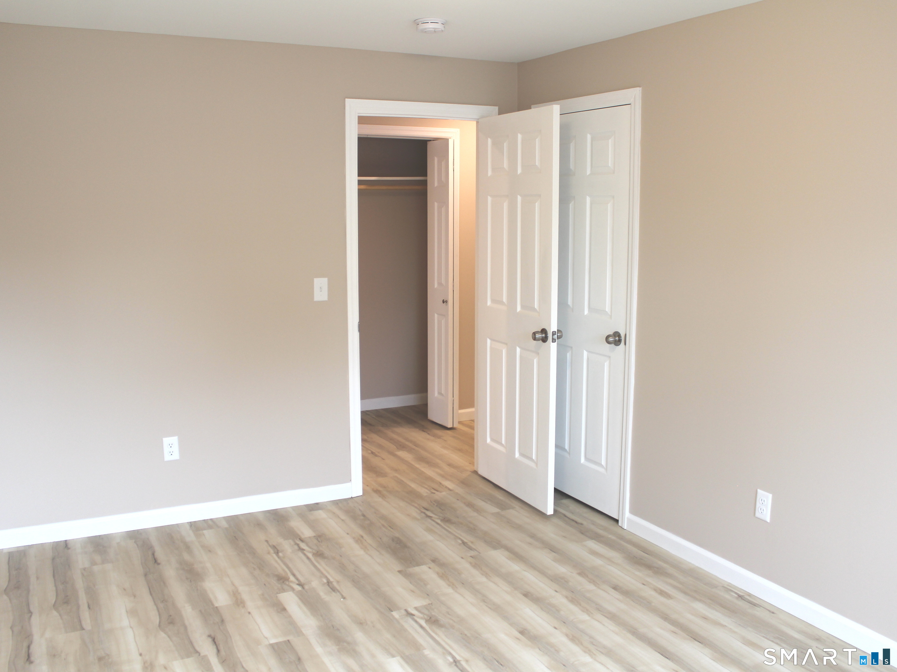 11 Glastonbury Avenue Property Photo 6