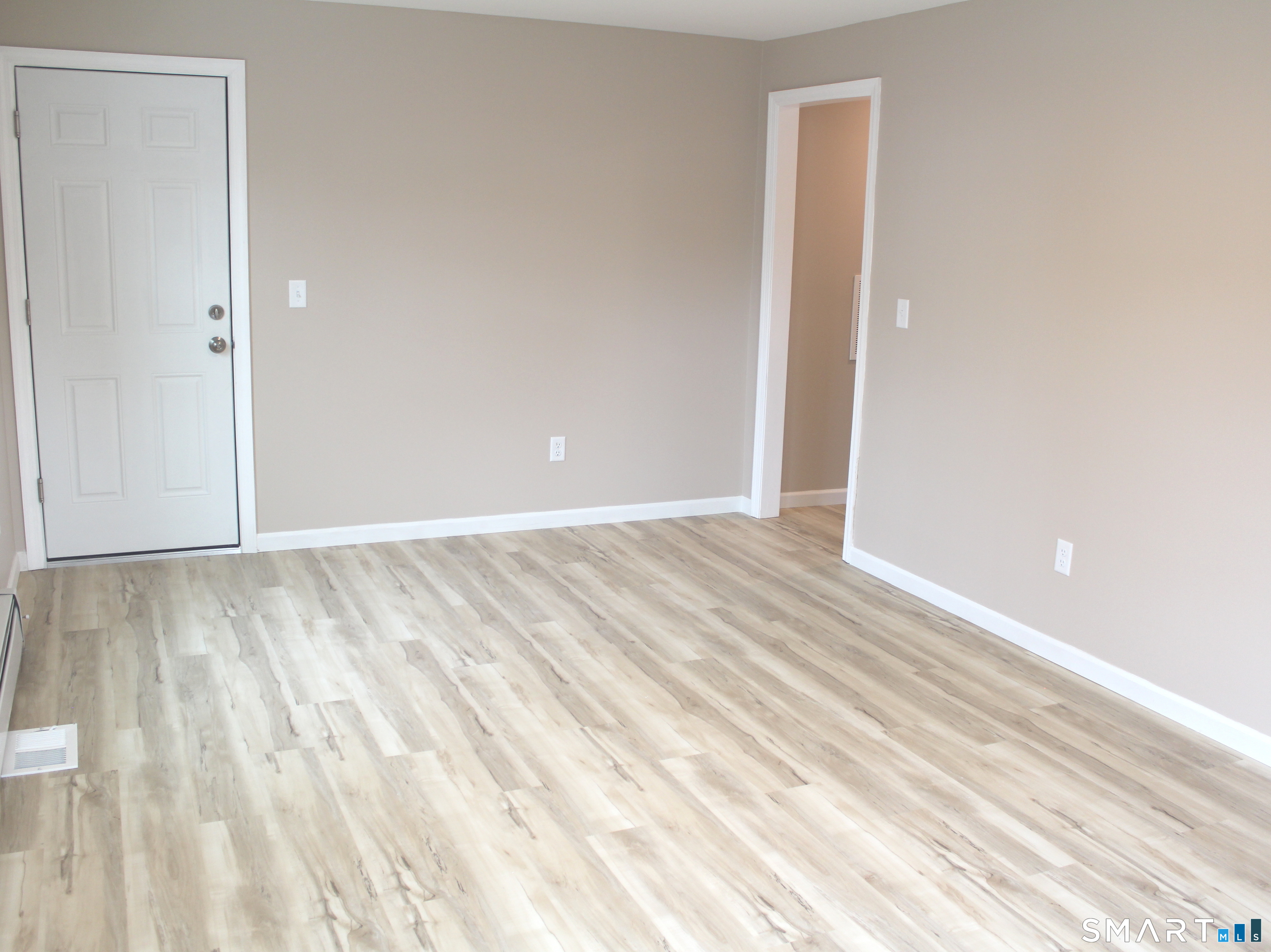 11 Glastonbury Avenue Property Photo 7