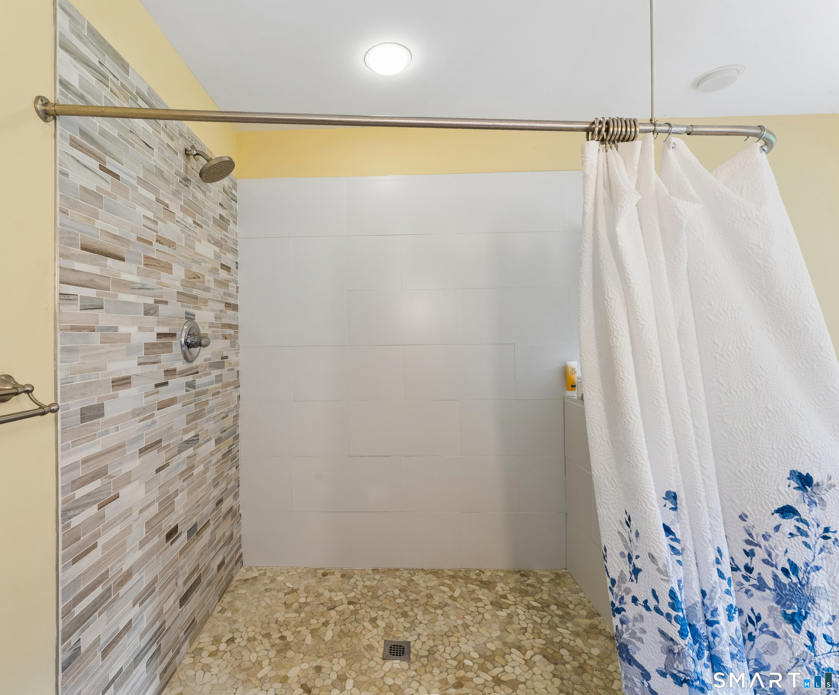 13 Allen Road Property Photo 25