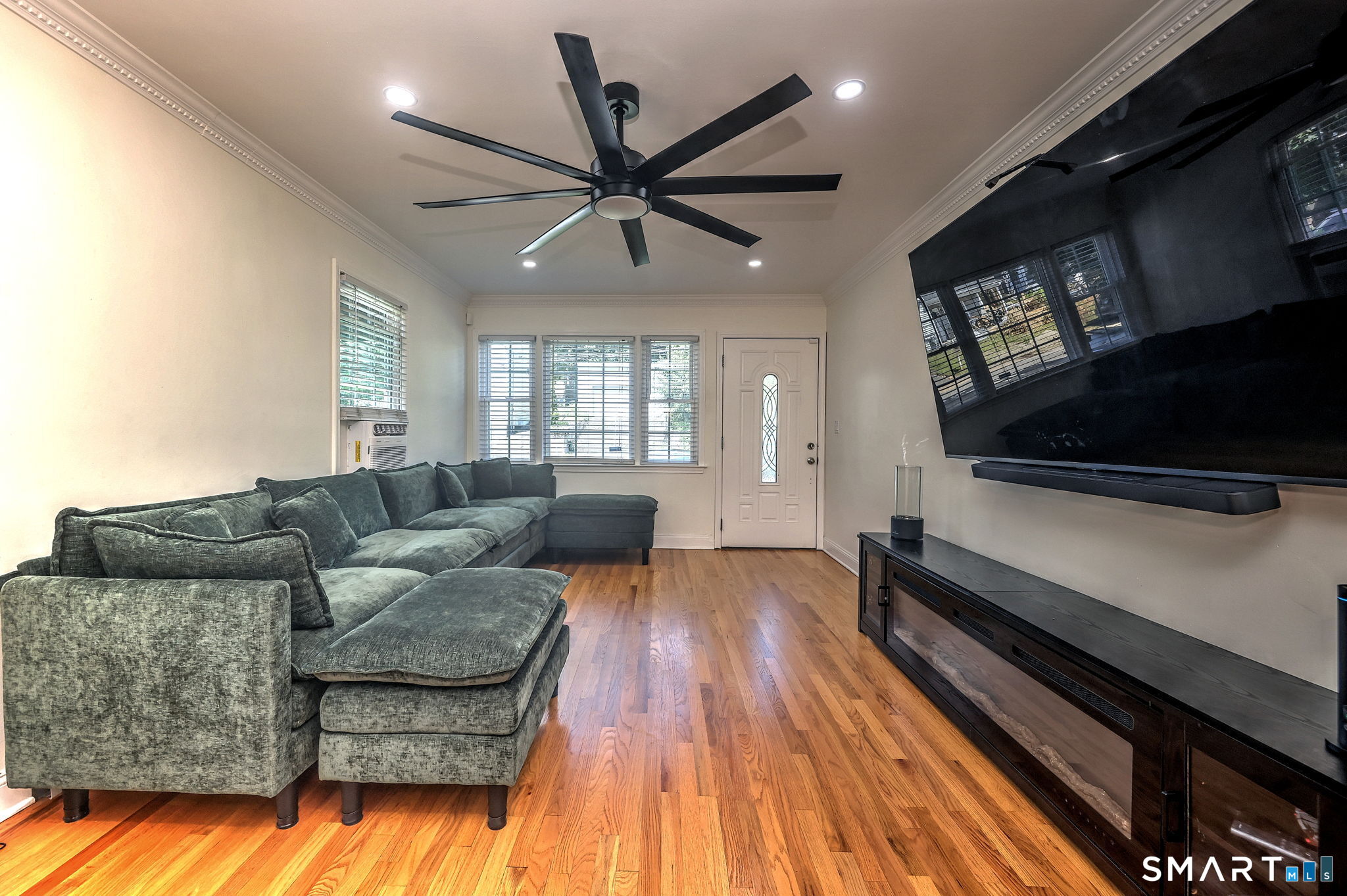 24201723 Property Photo 6