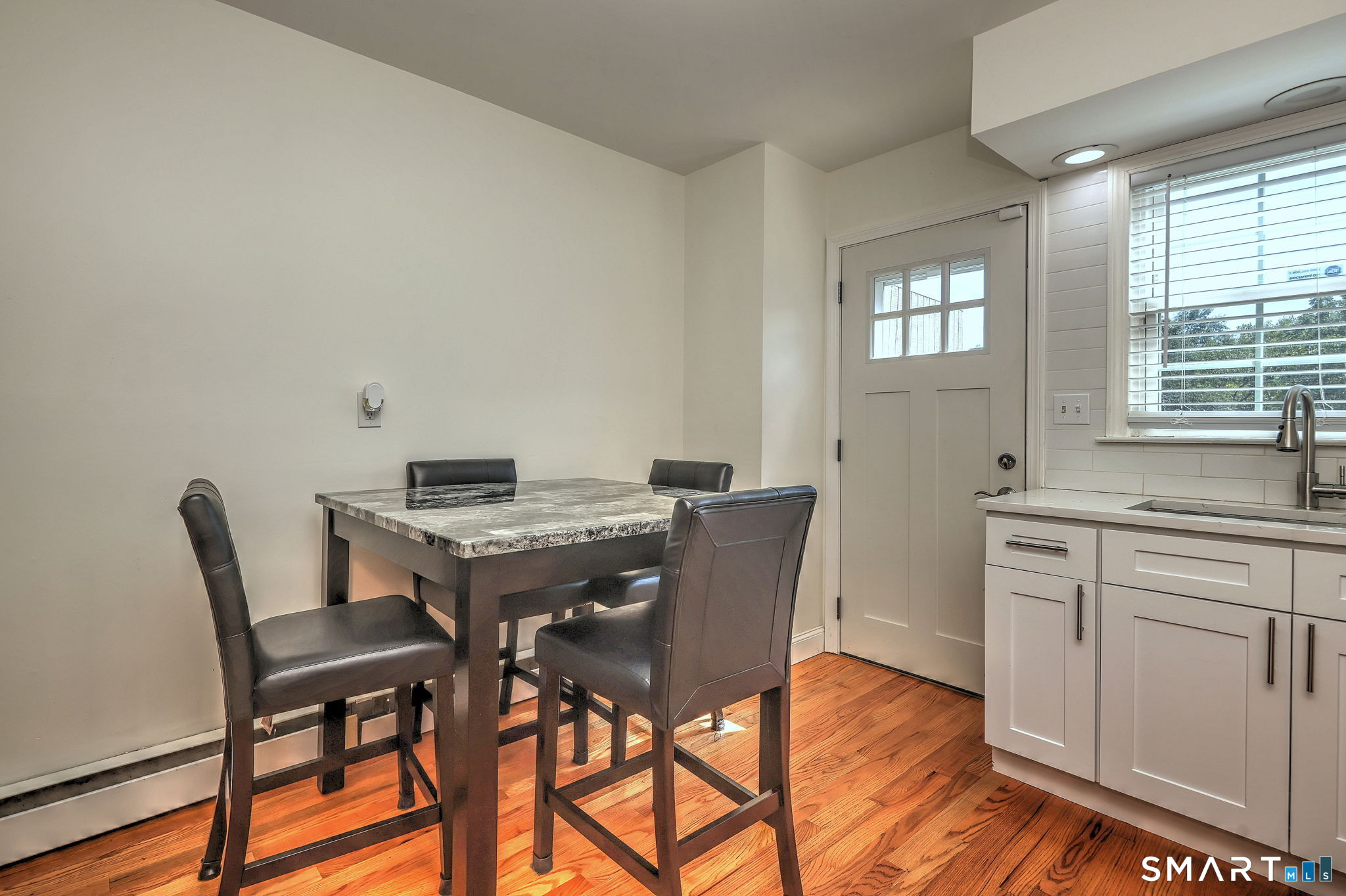 24201723 Property Photo 12