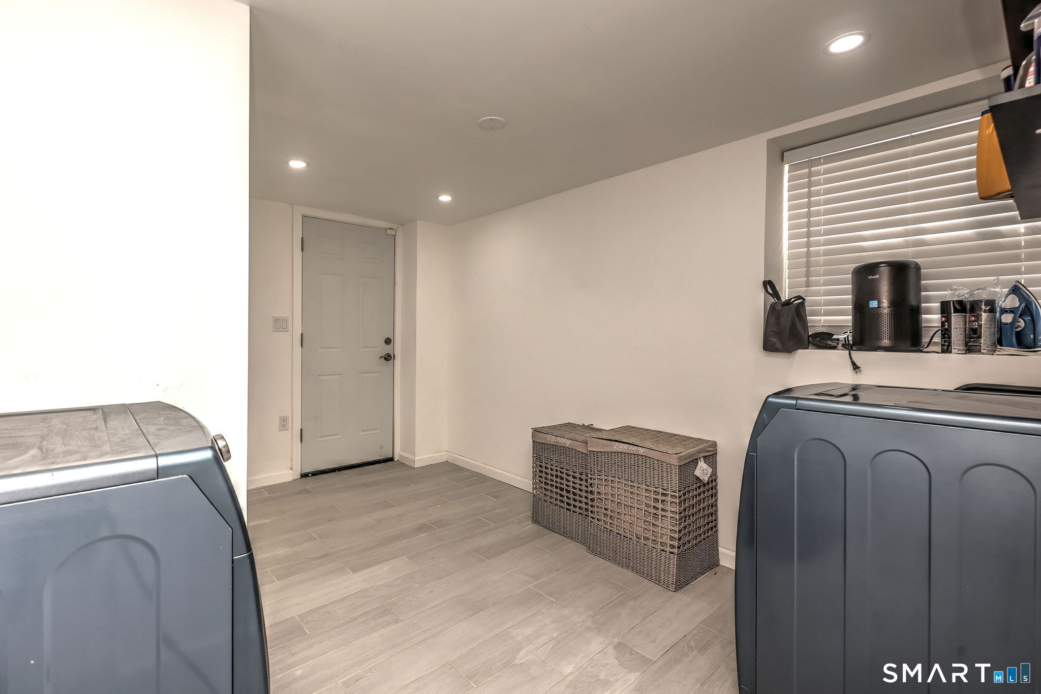 24201723 Property Photo 34