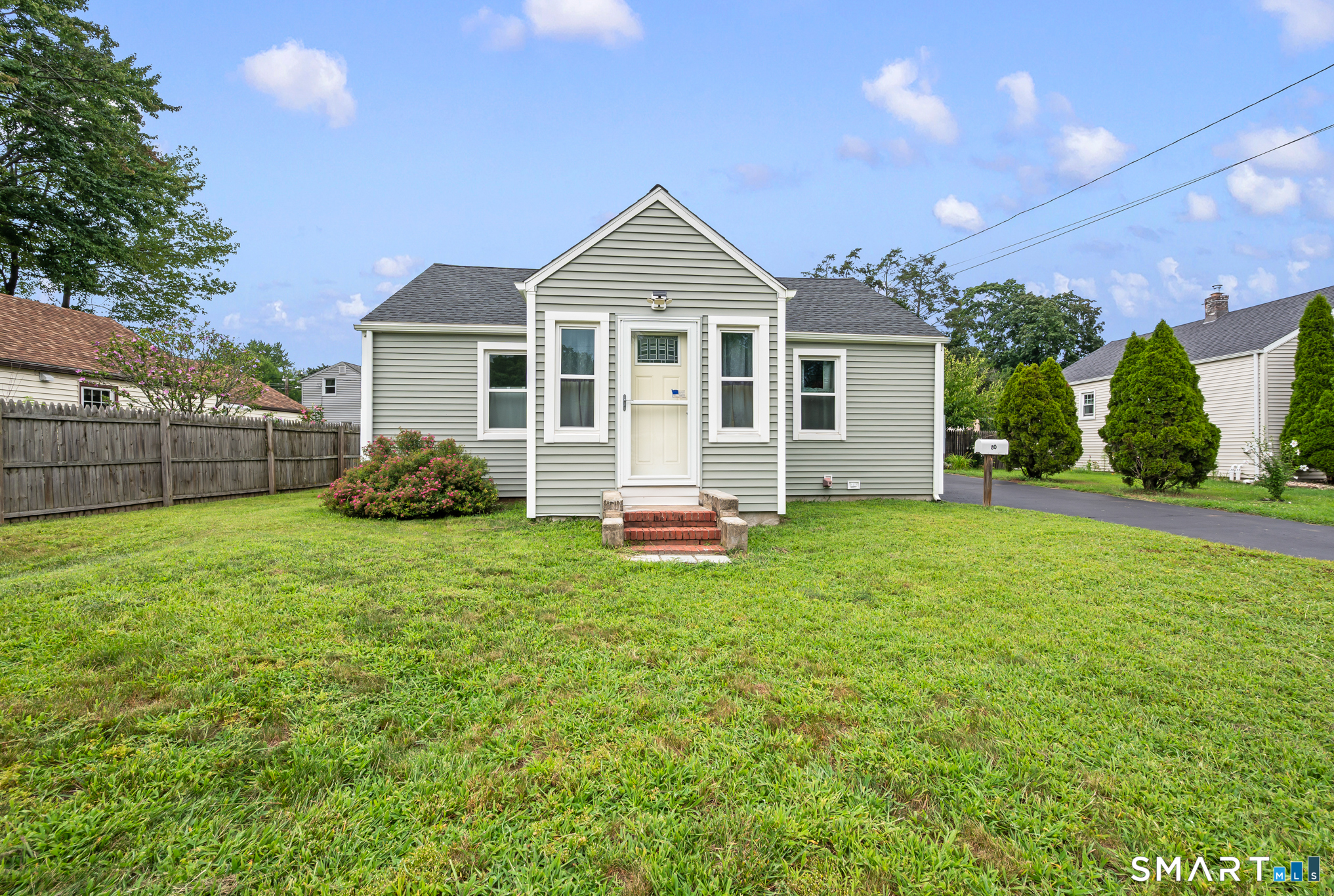 80 Suffolk Drive Property Photo 2