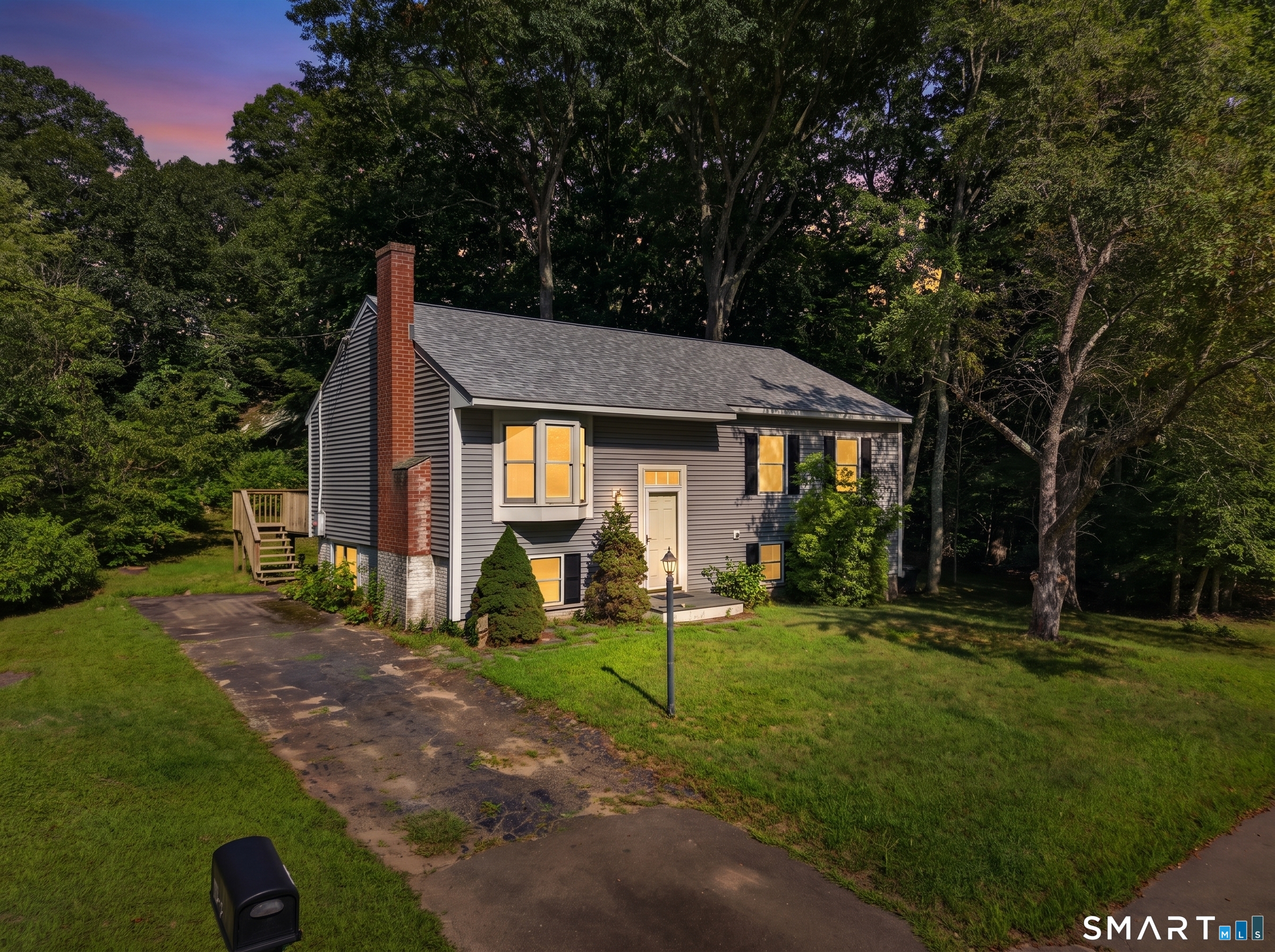 6 Hemlock Circle Property Photo 2