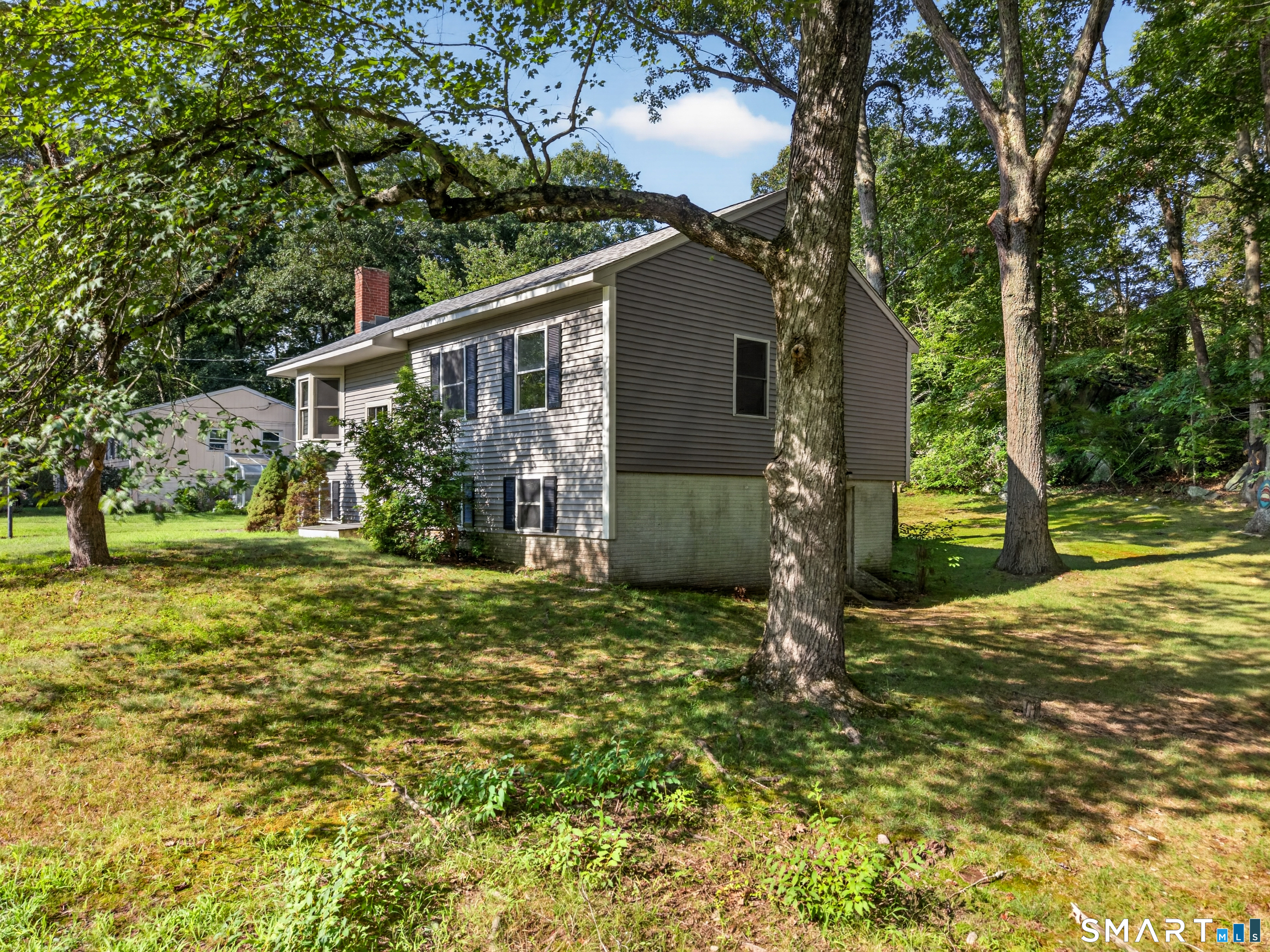 6 Hemlock Circle Property Photo 4