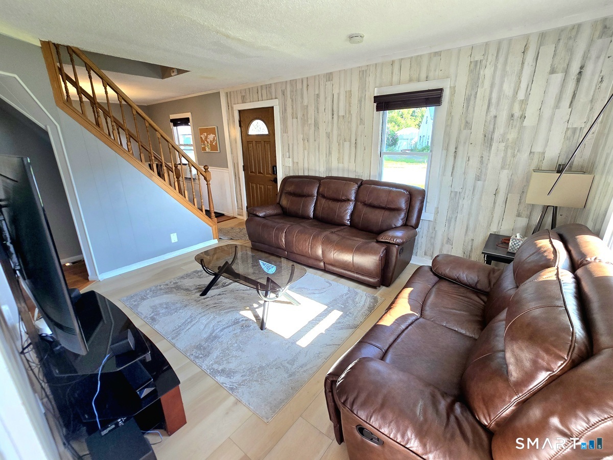 41 Hockanum Drive Property Photo 5
