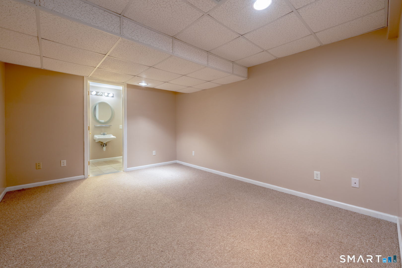 47 Tunxis 12 Street Property Photo 28