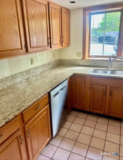 15 George 30 Street Property Photo 2