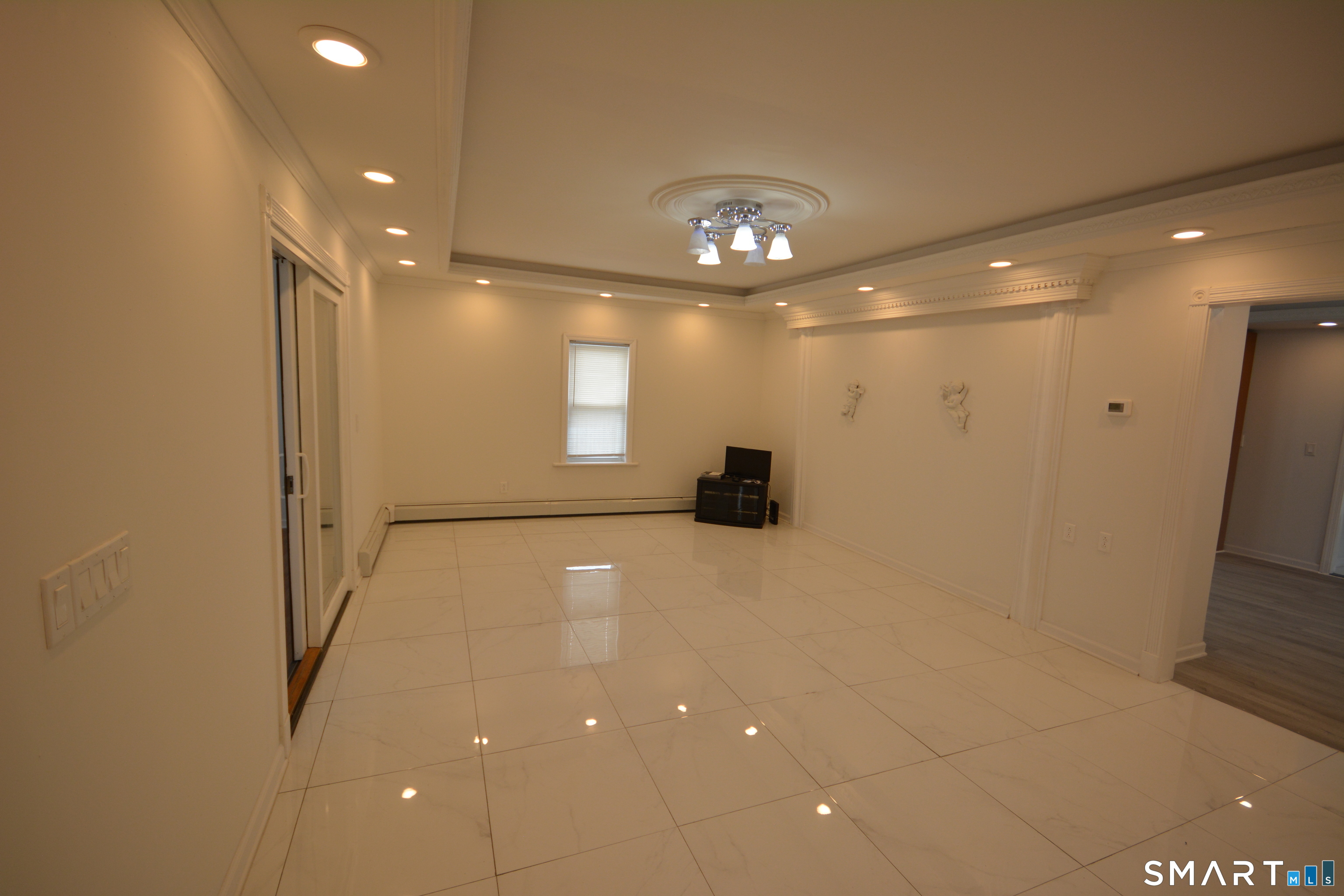 184 West Avenue Property Photo 7