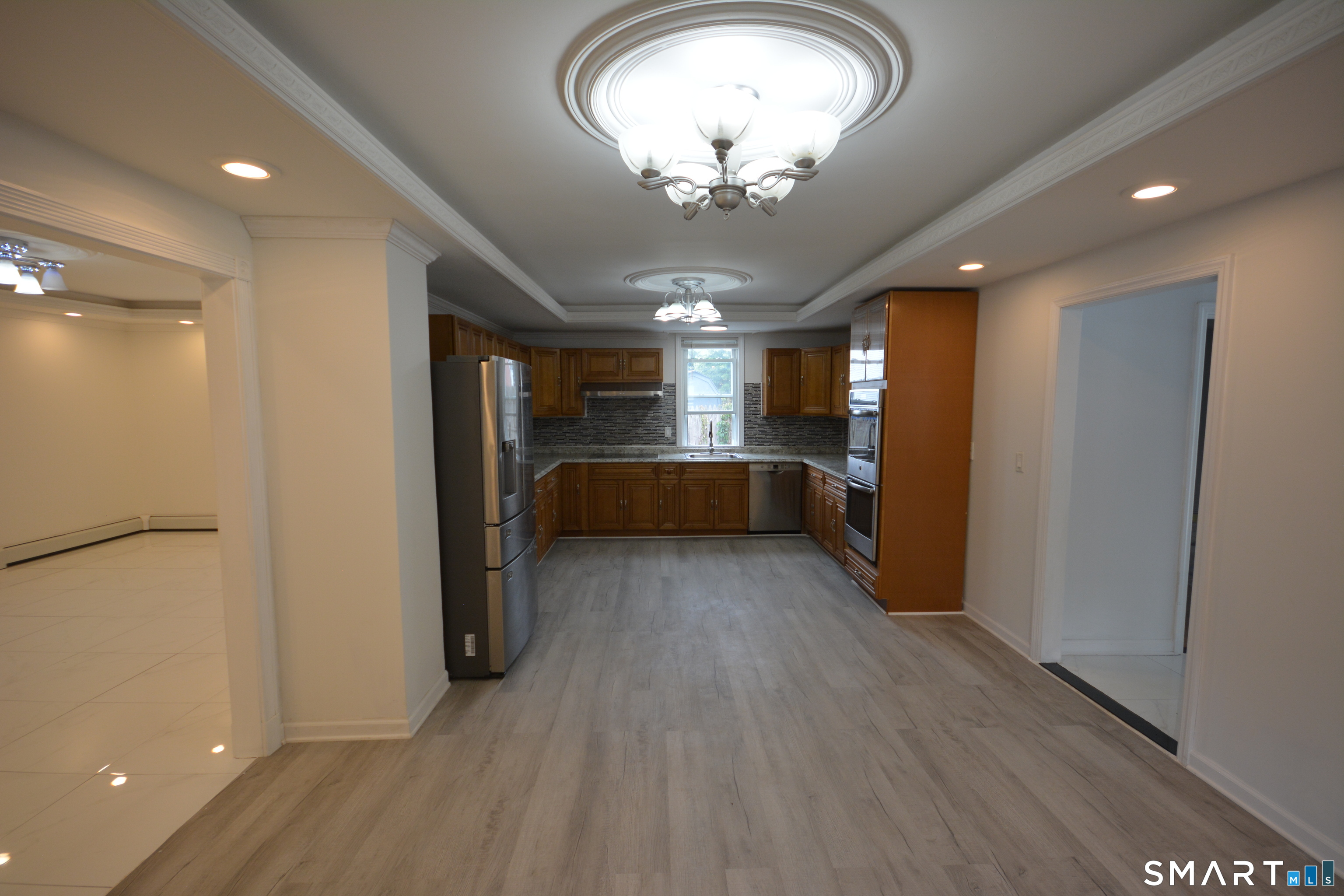 184 West Avenue Property Photo 9