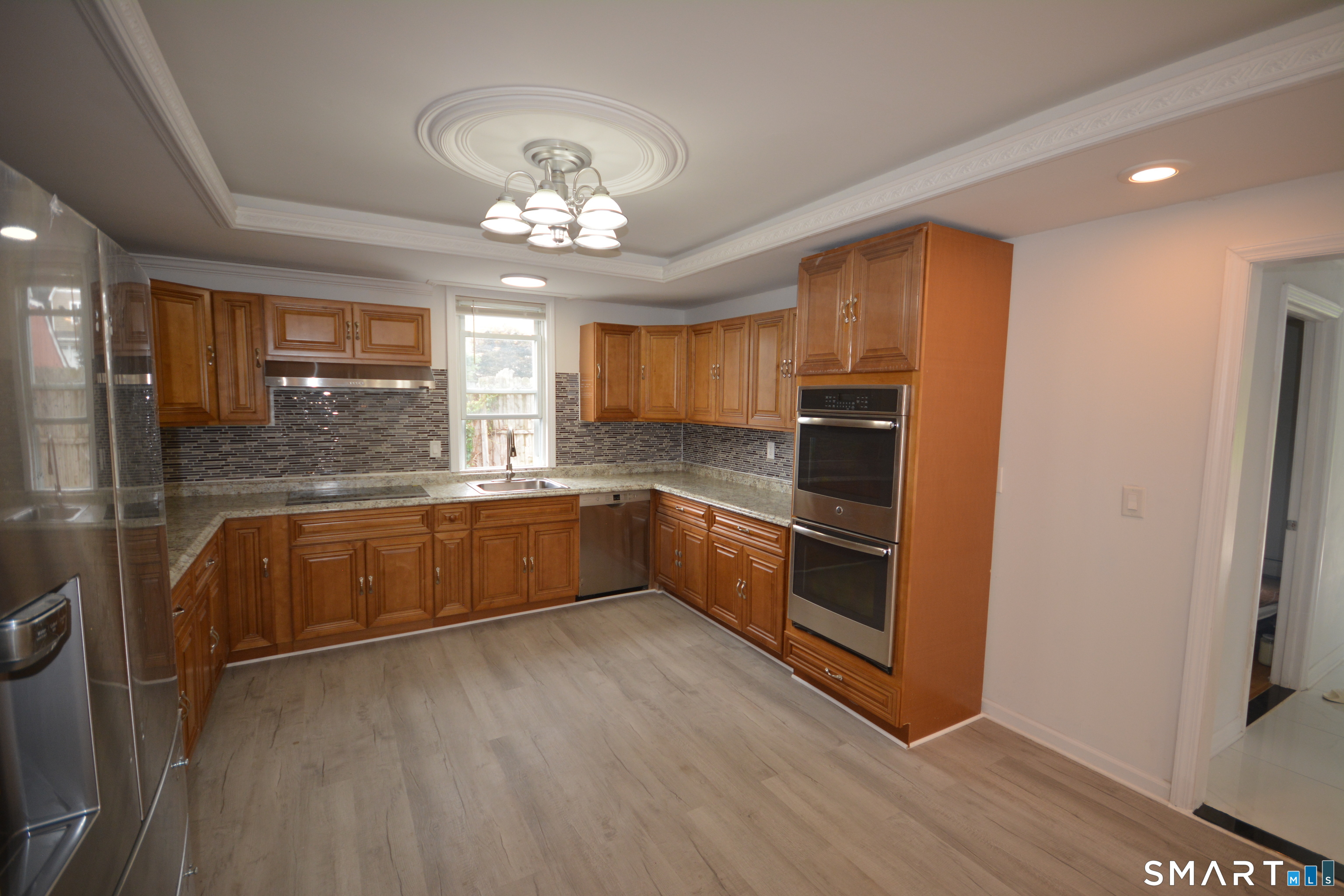 184 West Avenue Property Photo 10