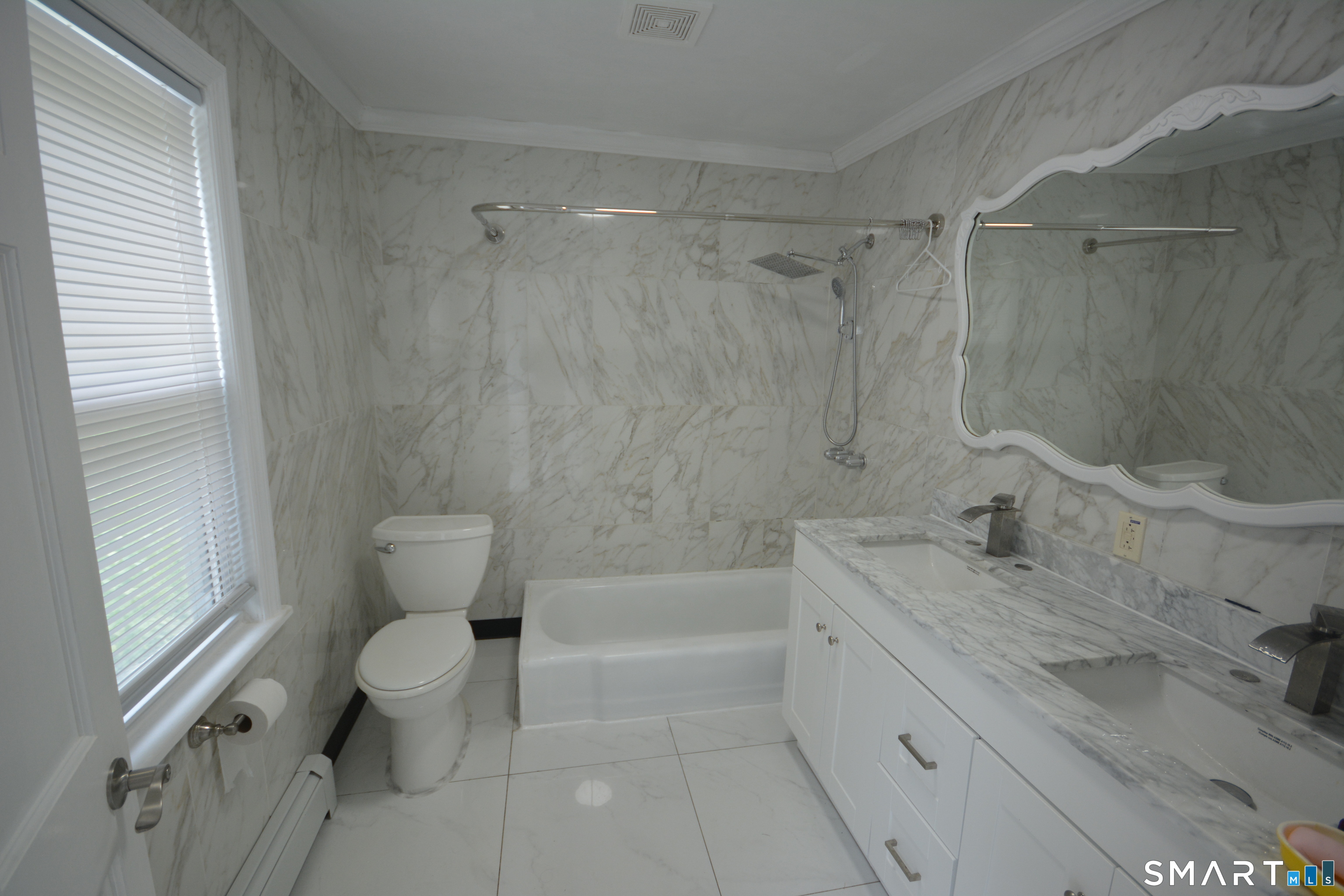 184 West Avenue Property Photo 14