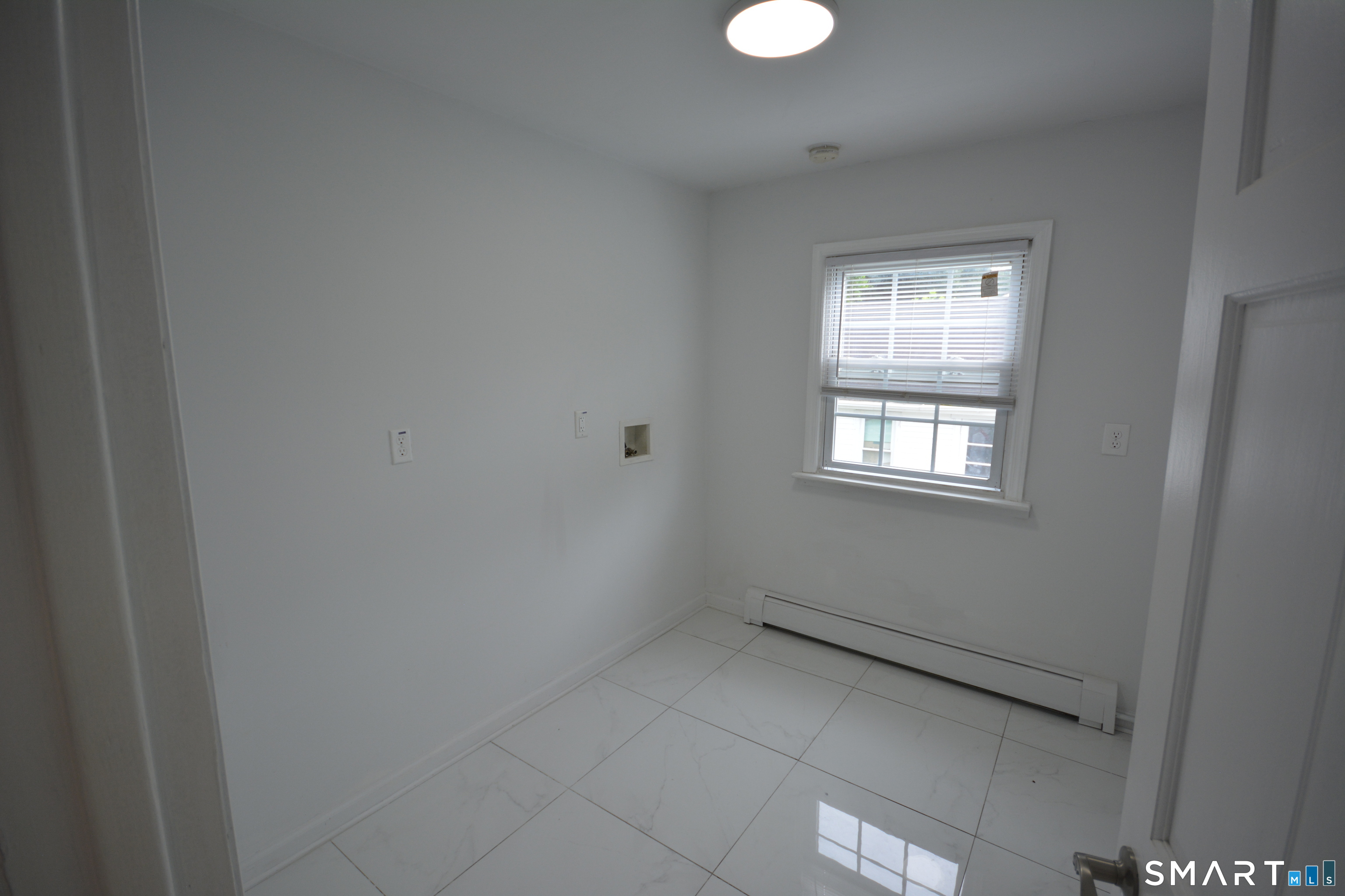 184 West Avenue Property Photo 15