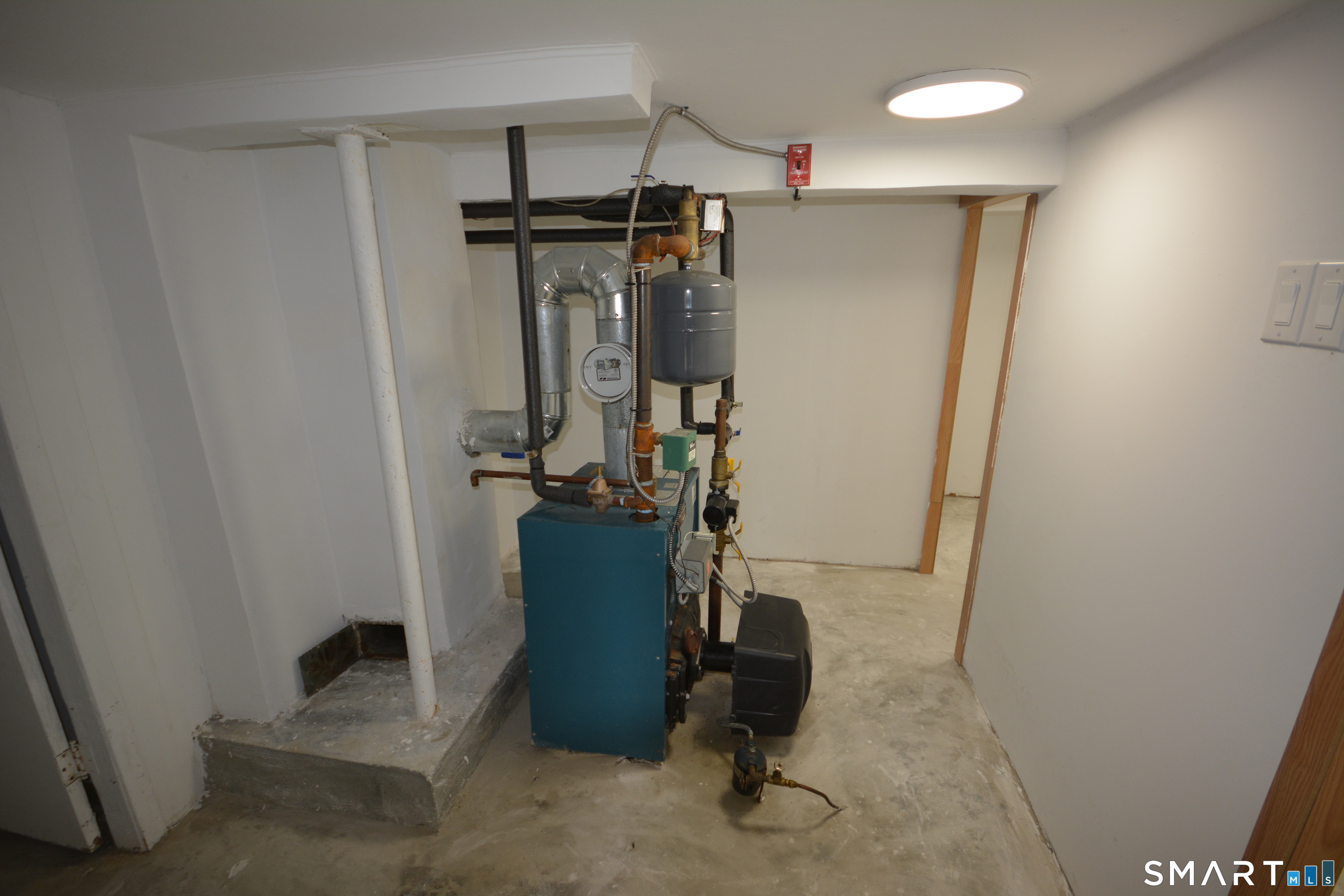 184 West Avenue Property Photo 24