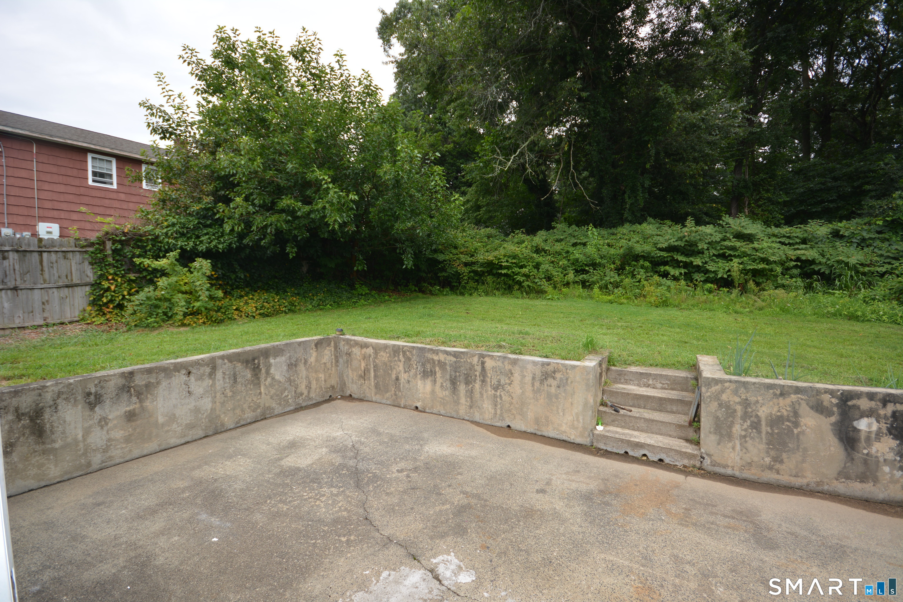 184 West Avenue Property Photo 26