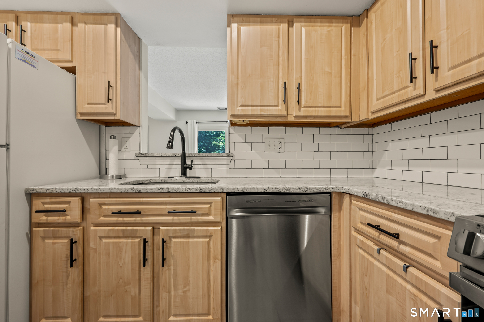 190 Tomlinson 5f Avenue Property Photo 5
