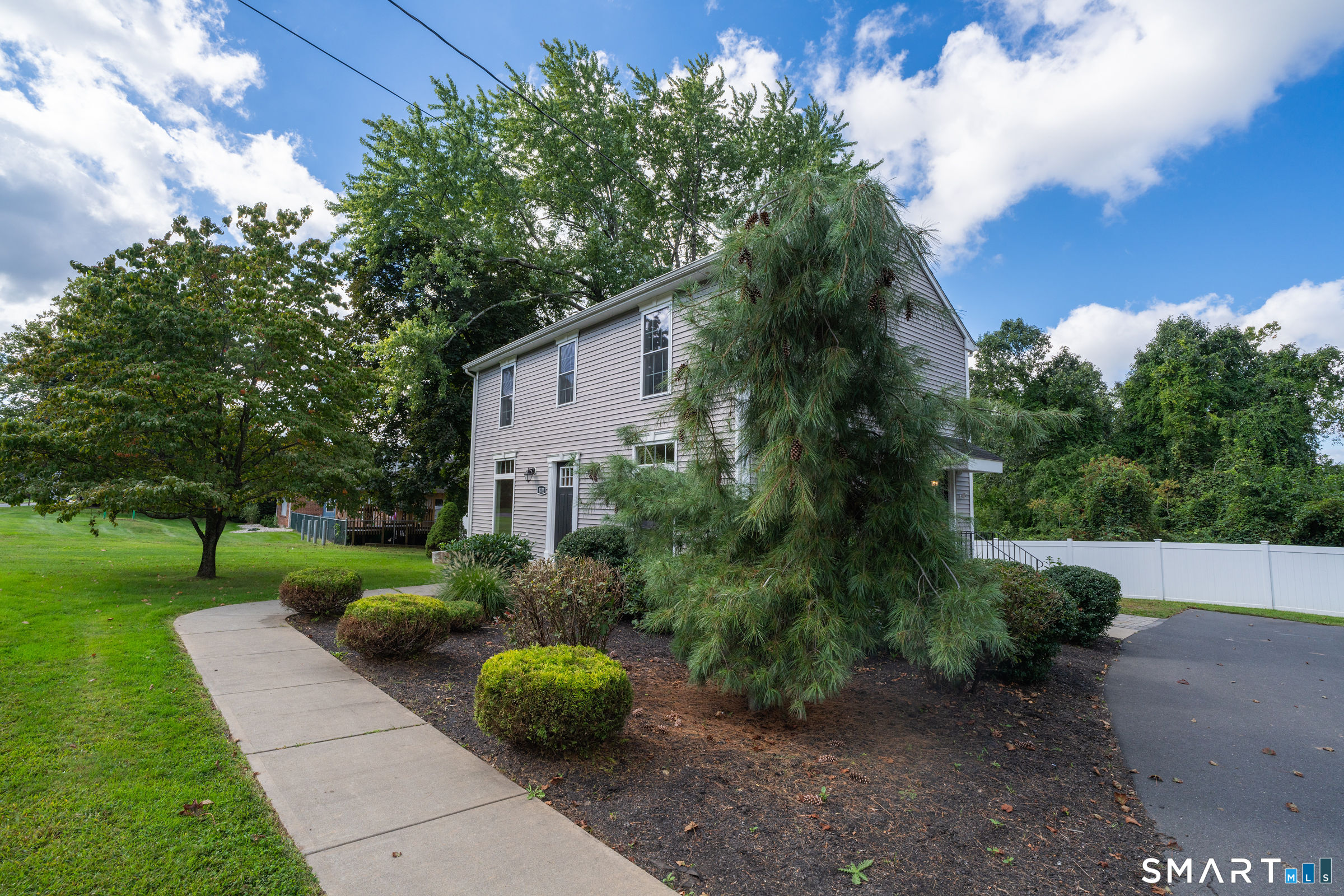 1325 Sullivan Avenue Property Photo 2
