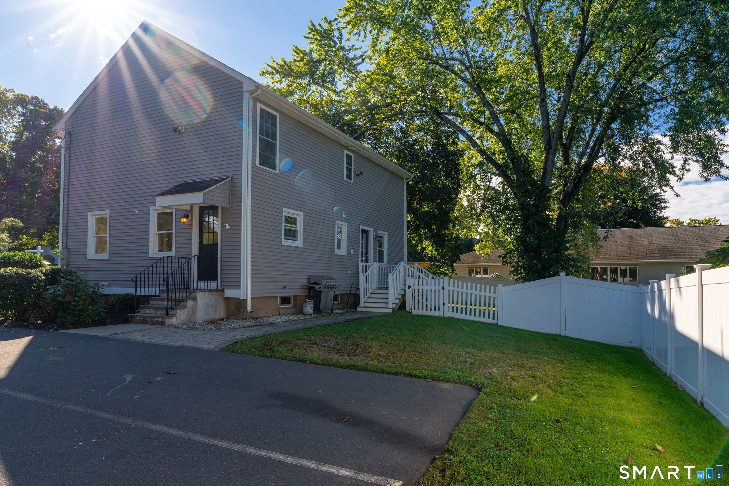 1325 Sullivan Avenue Property Photo 6