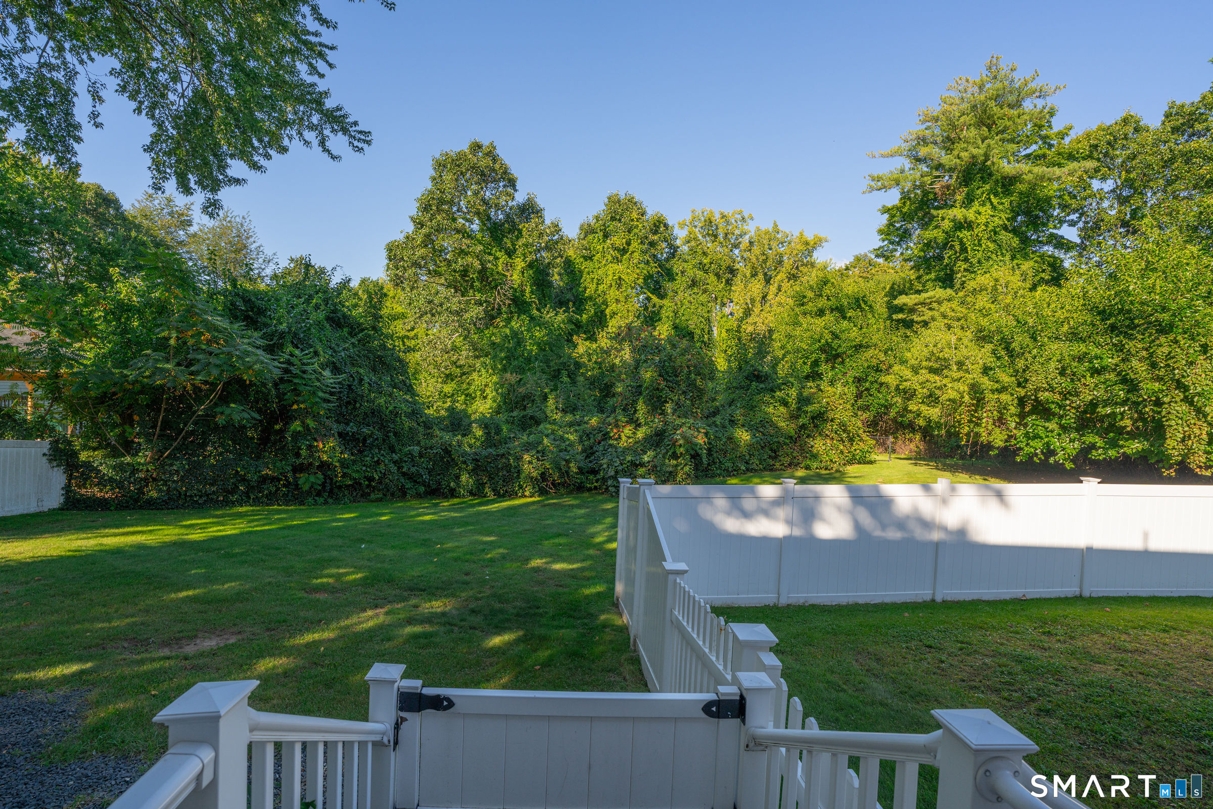 1325 Sullivan Avenue Property Photo 7