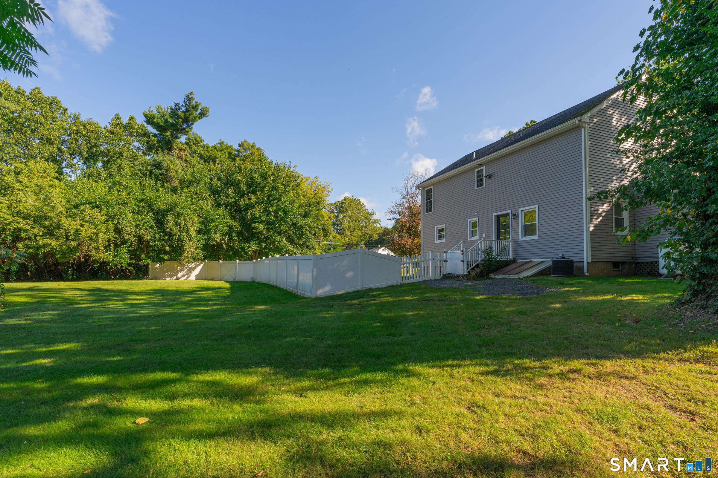 1325 Sullivan Avenue Property Photo 8