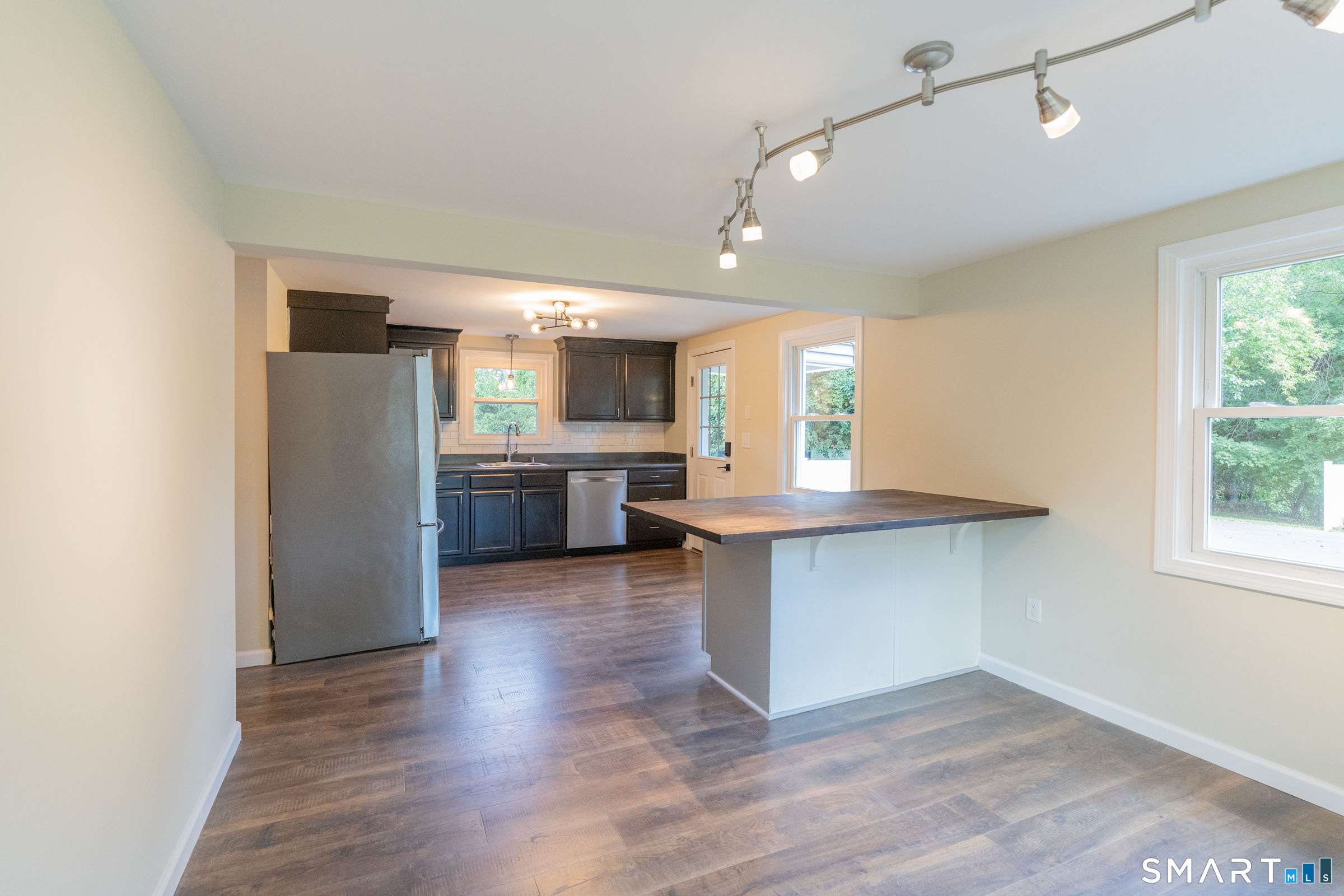 1325 Sullivan Avenue Property Photo 12