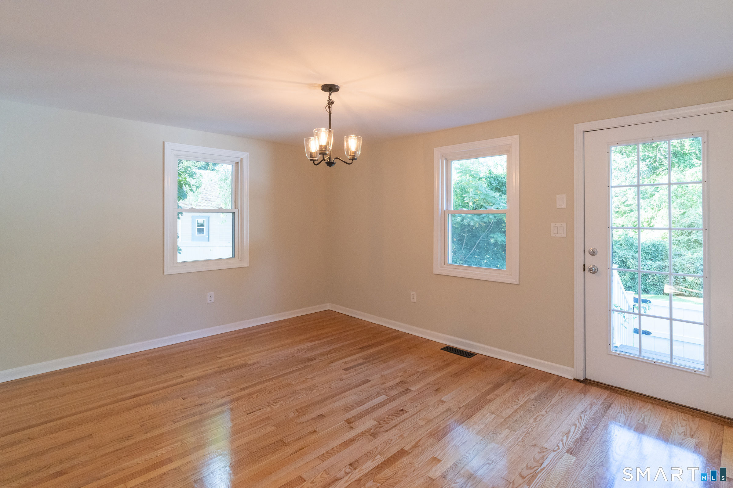 1325 Sullivan Avenue Property Photo 17