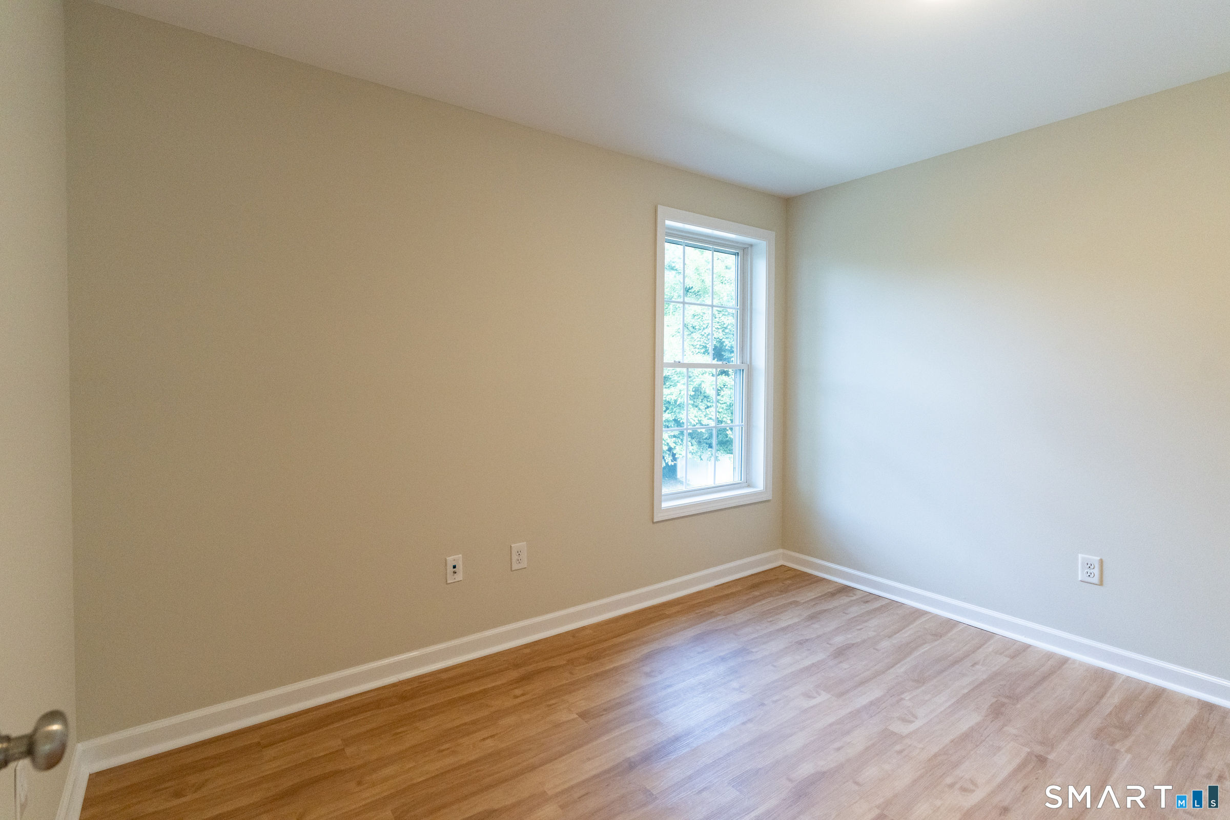 1325 Sullivan Avenue Property Photo 28