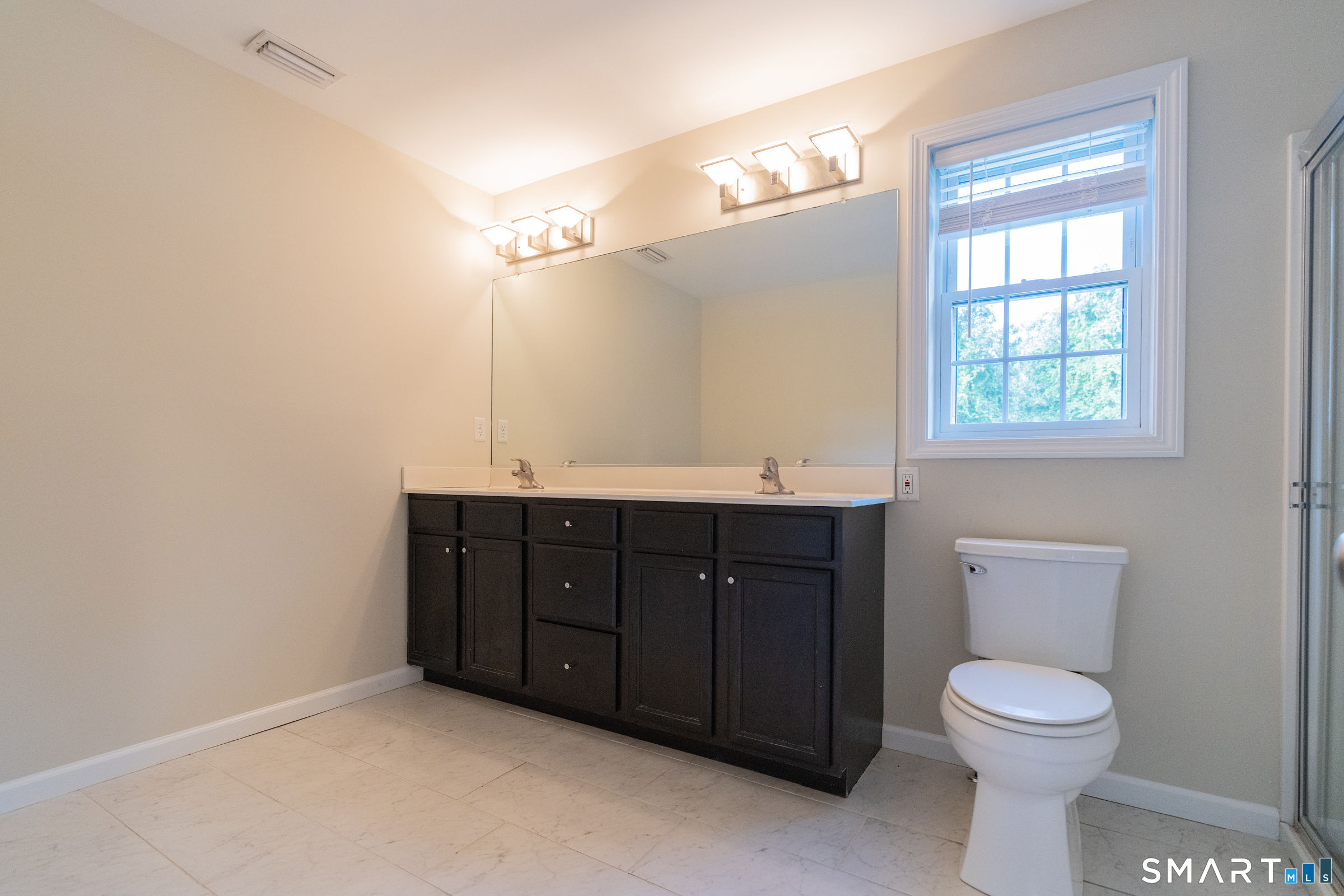 1325 Sullivan Avenue Property Photo 30