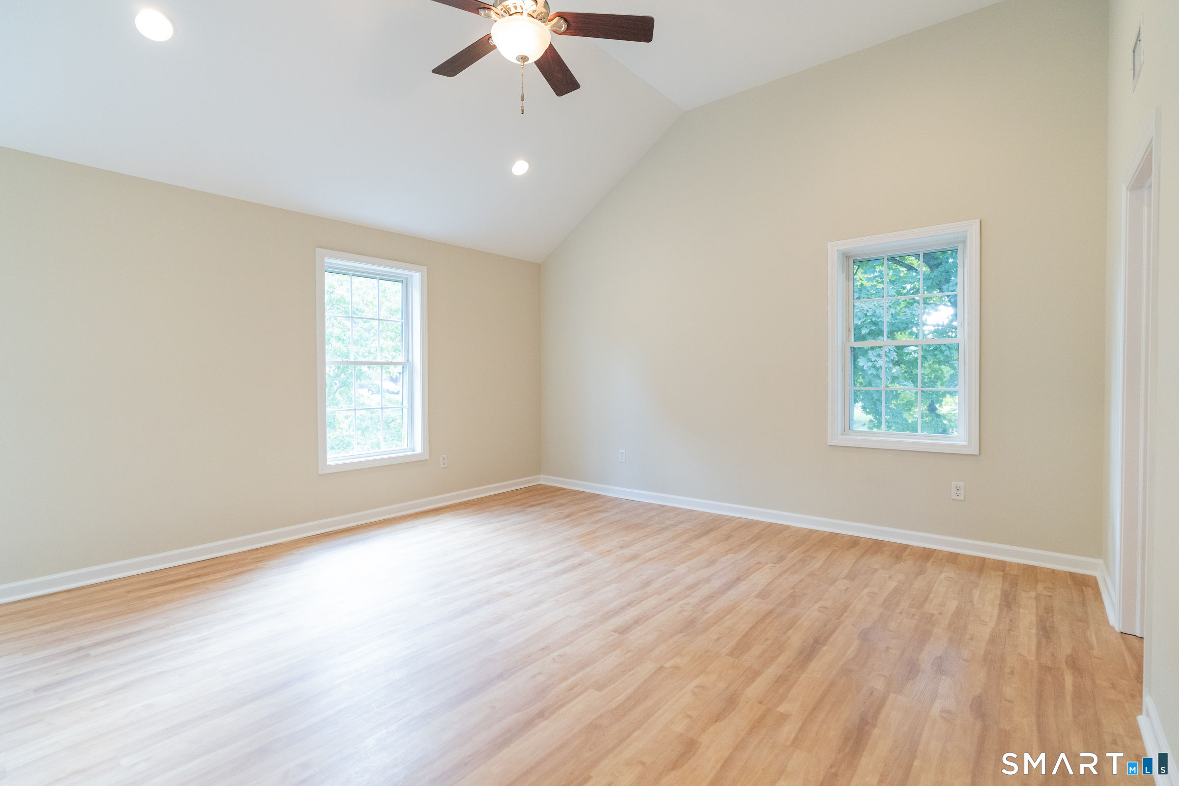 1325 Sullivan Avenue Property Photo 32