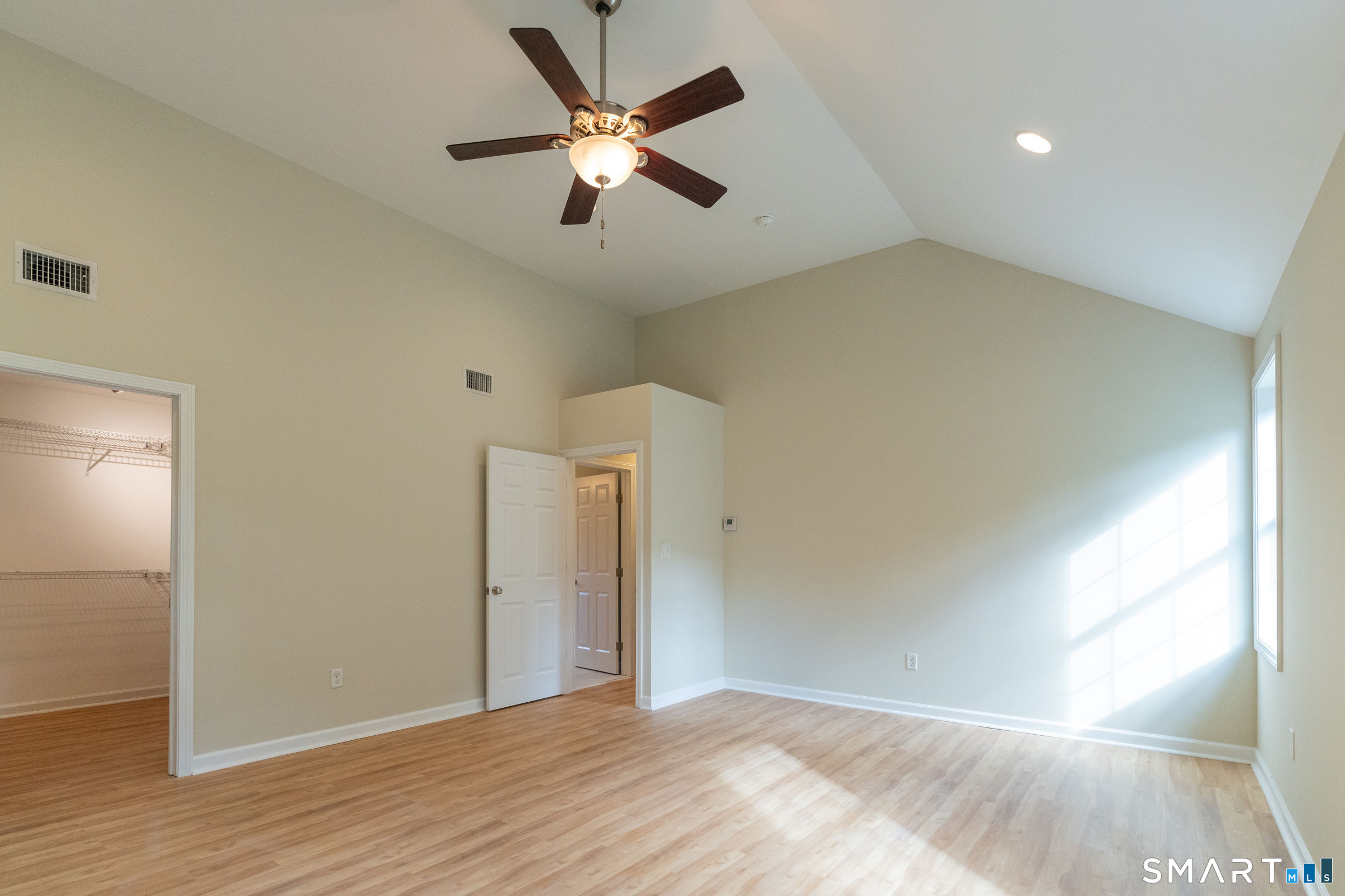 1325 Sullivan Avenue Property Photo 33