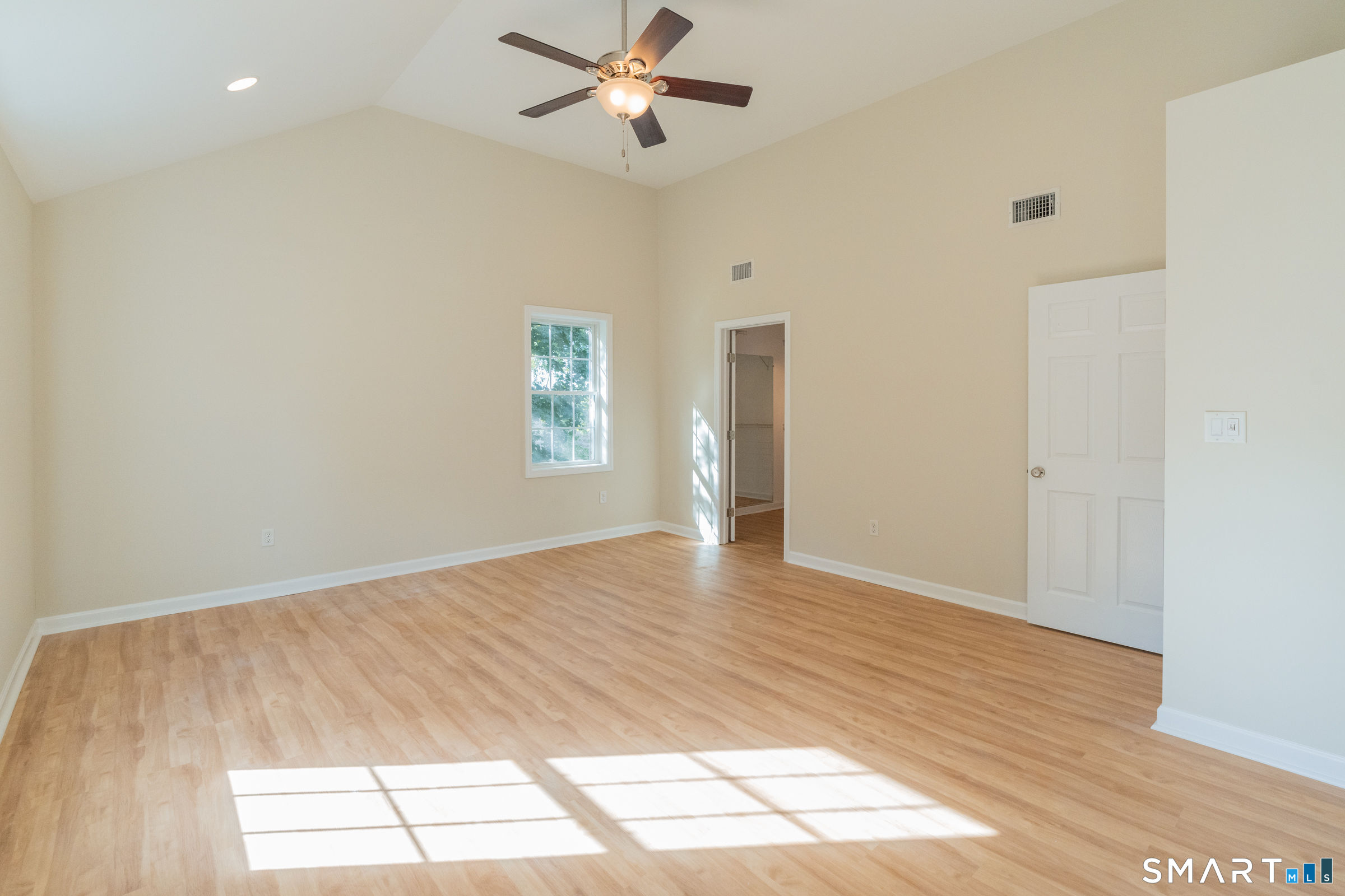 1325 Sullivan Avenue Property Photo 35