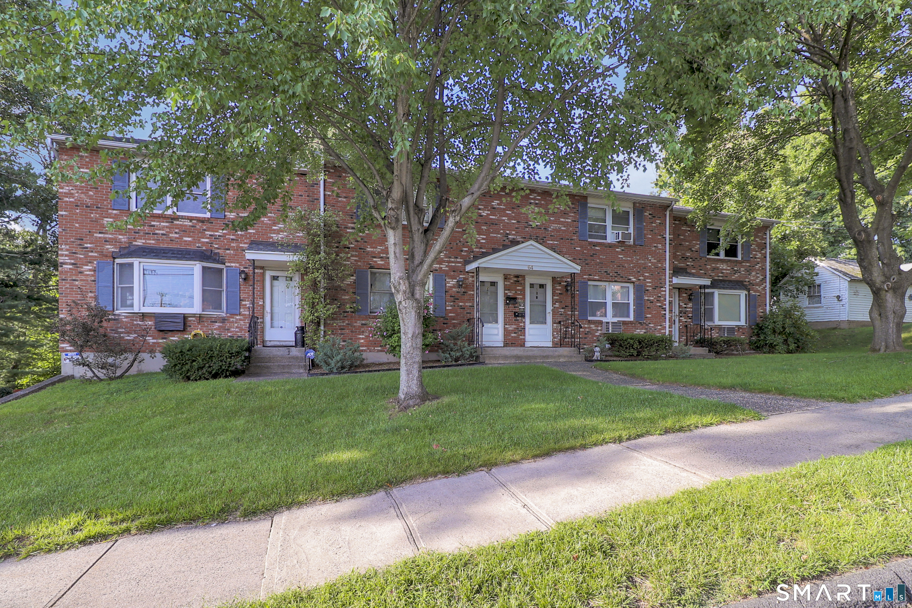64 Hawthorne D Street Property Photo 5