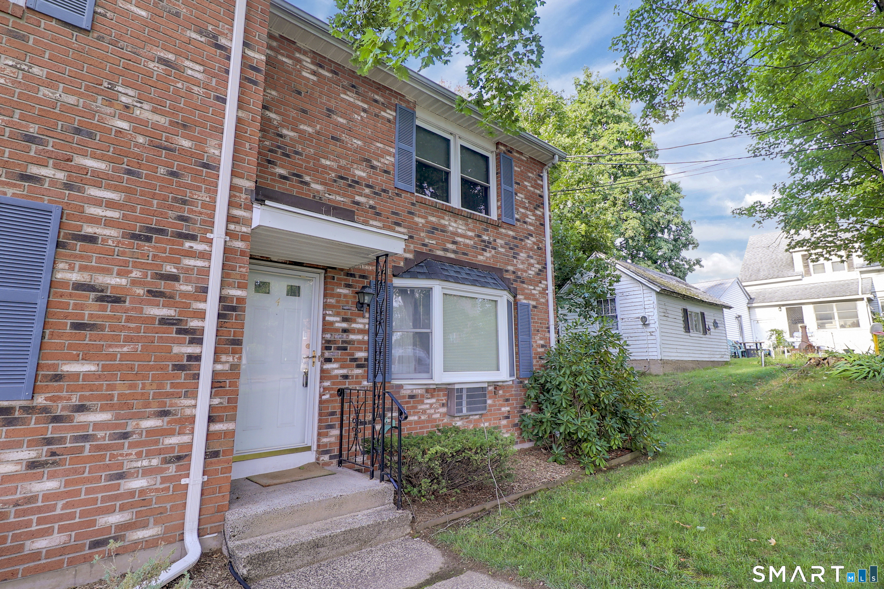 64 Hawthorne D Street Property Photo 10