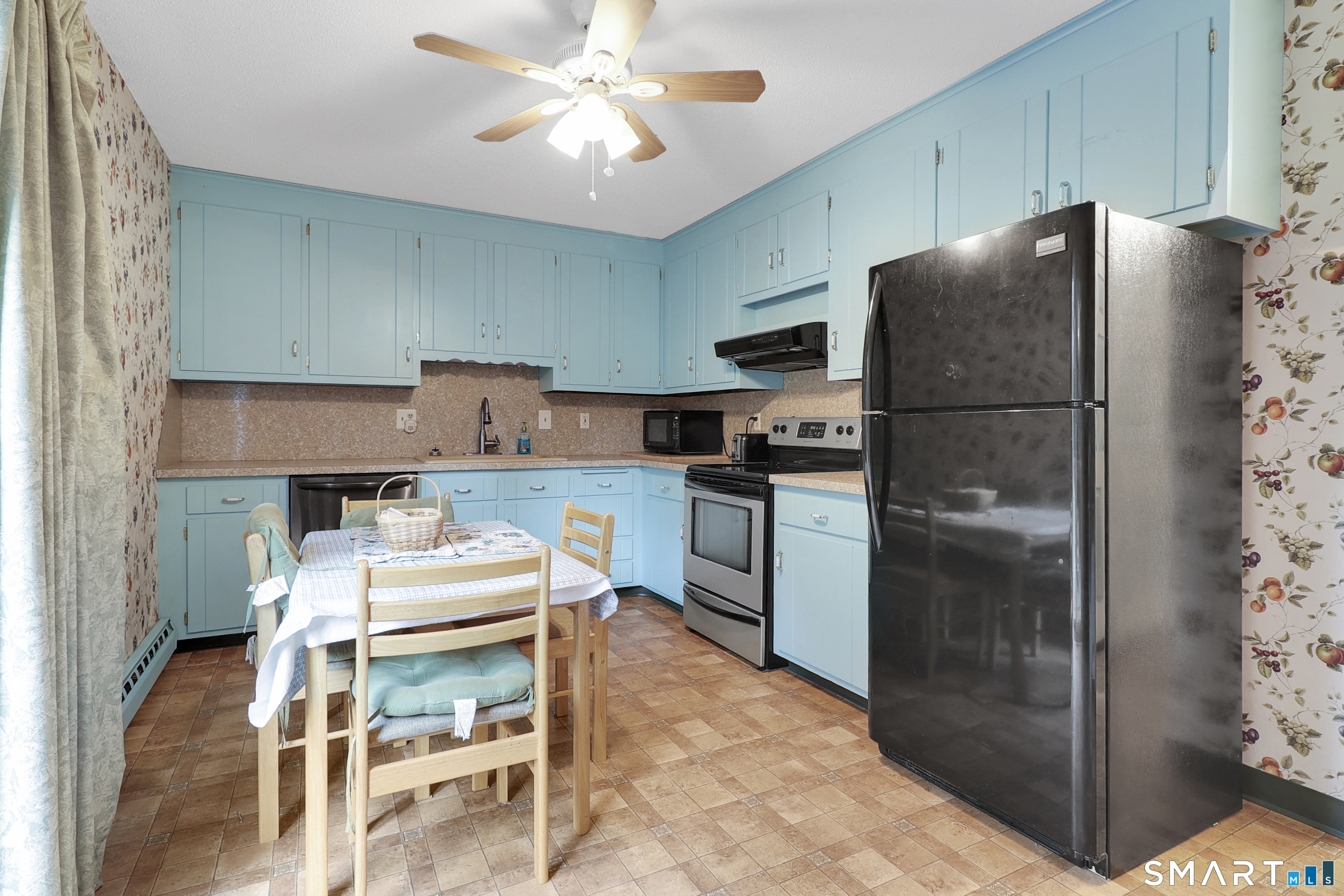 64 Hawthorne D Street Property Photo 16