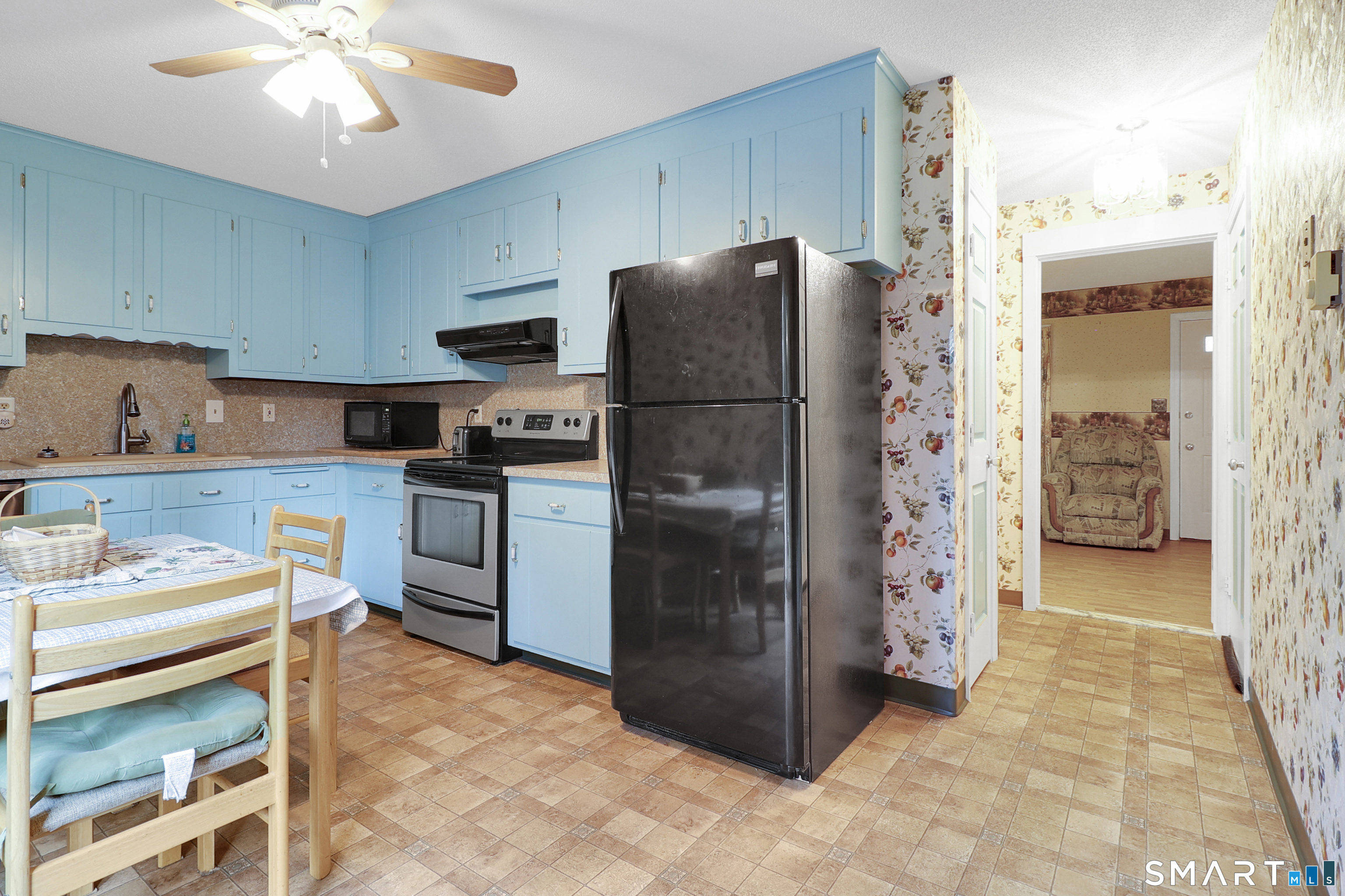 64 Hawthorne D Street Property Photo 18