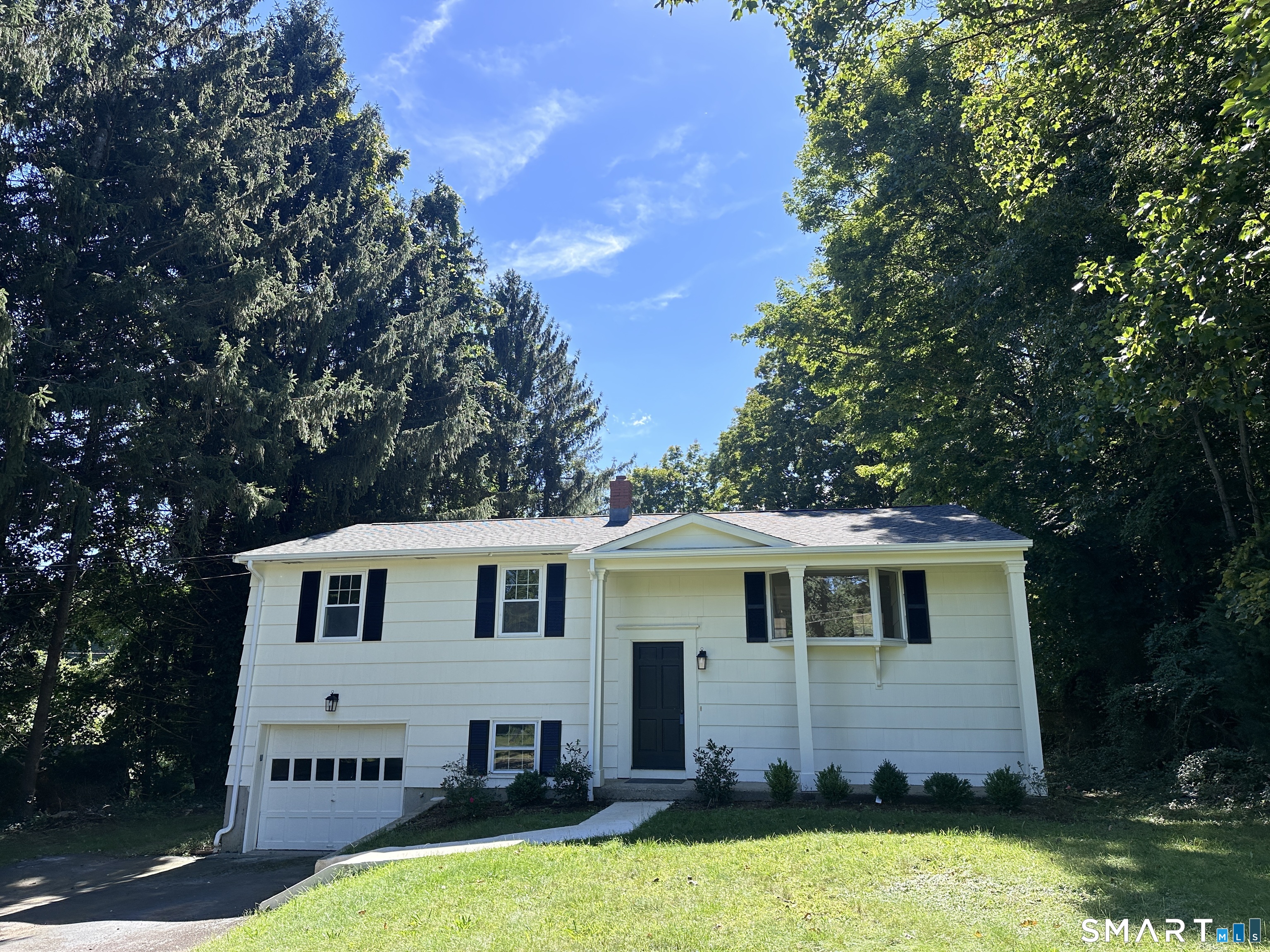 10 Indian Hill Road Property Photo 1