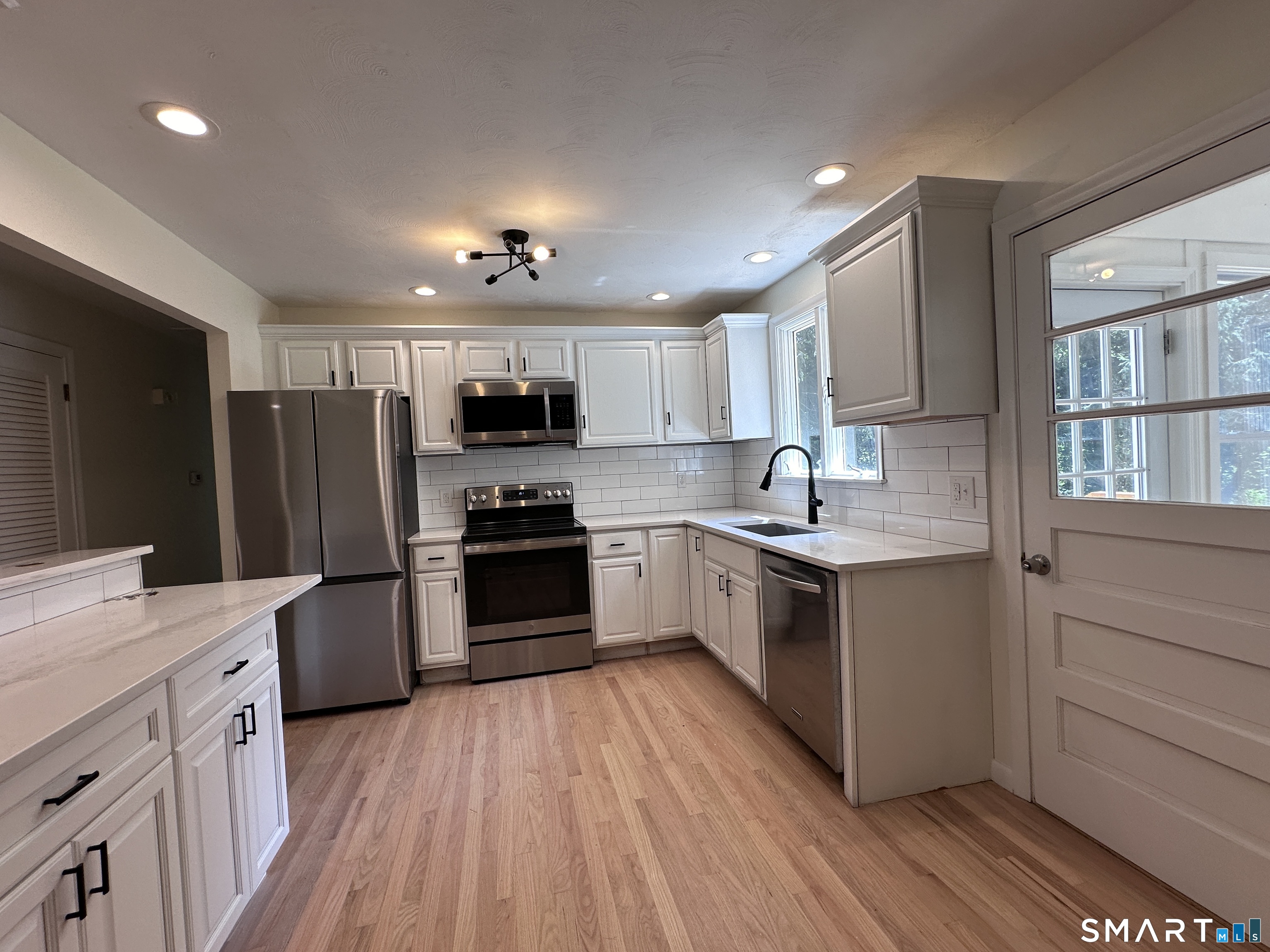 10 Indian Hill Road Property Photo 9