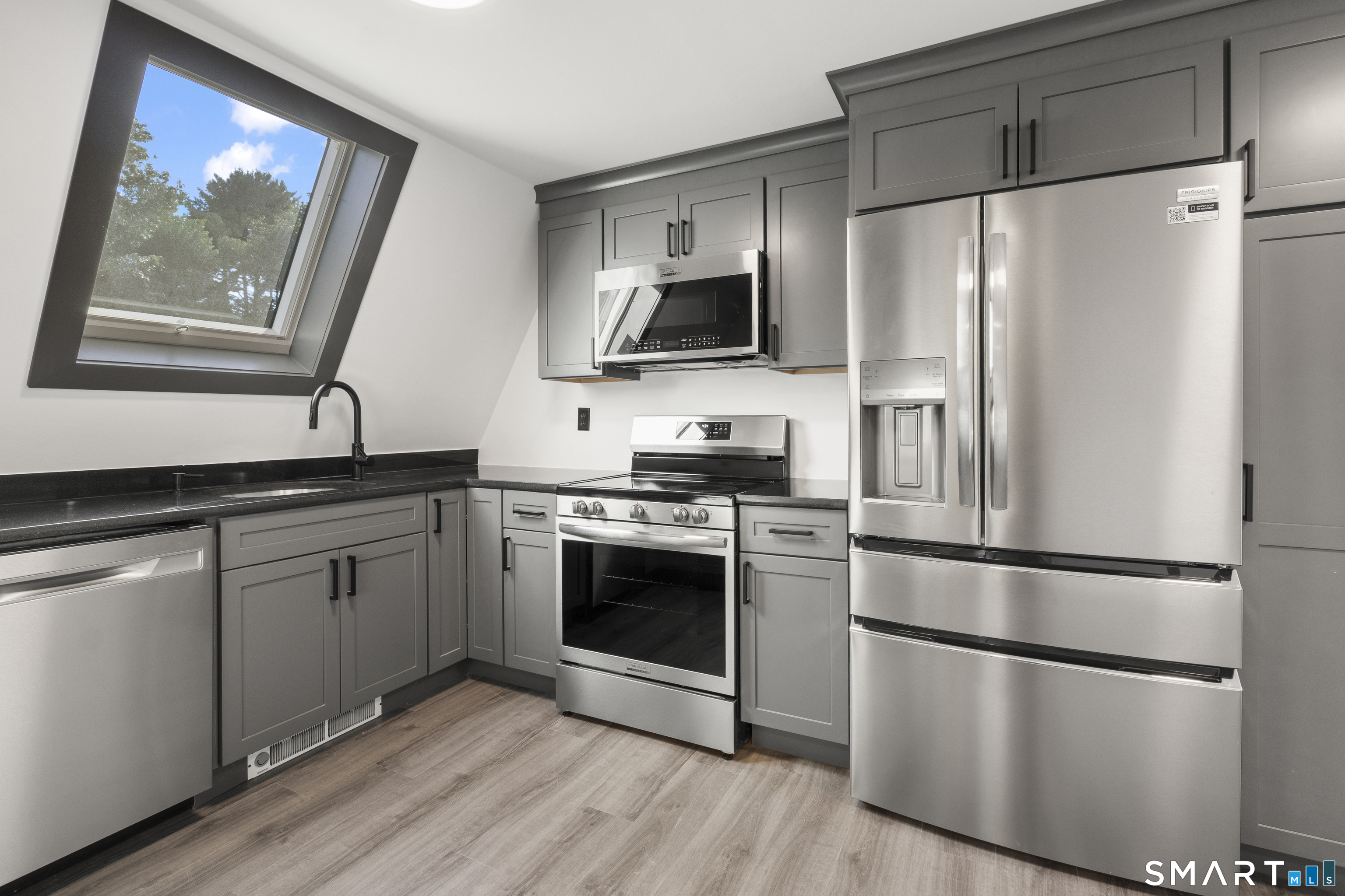 13 Lewis Avenue Property Photo 16