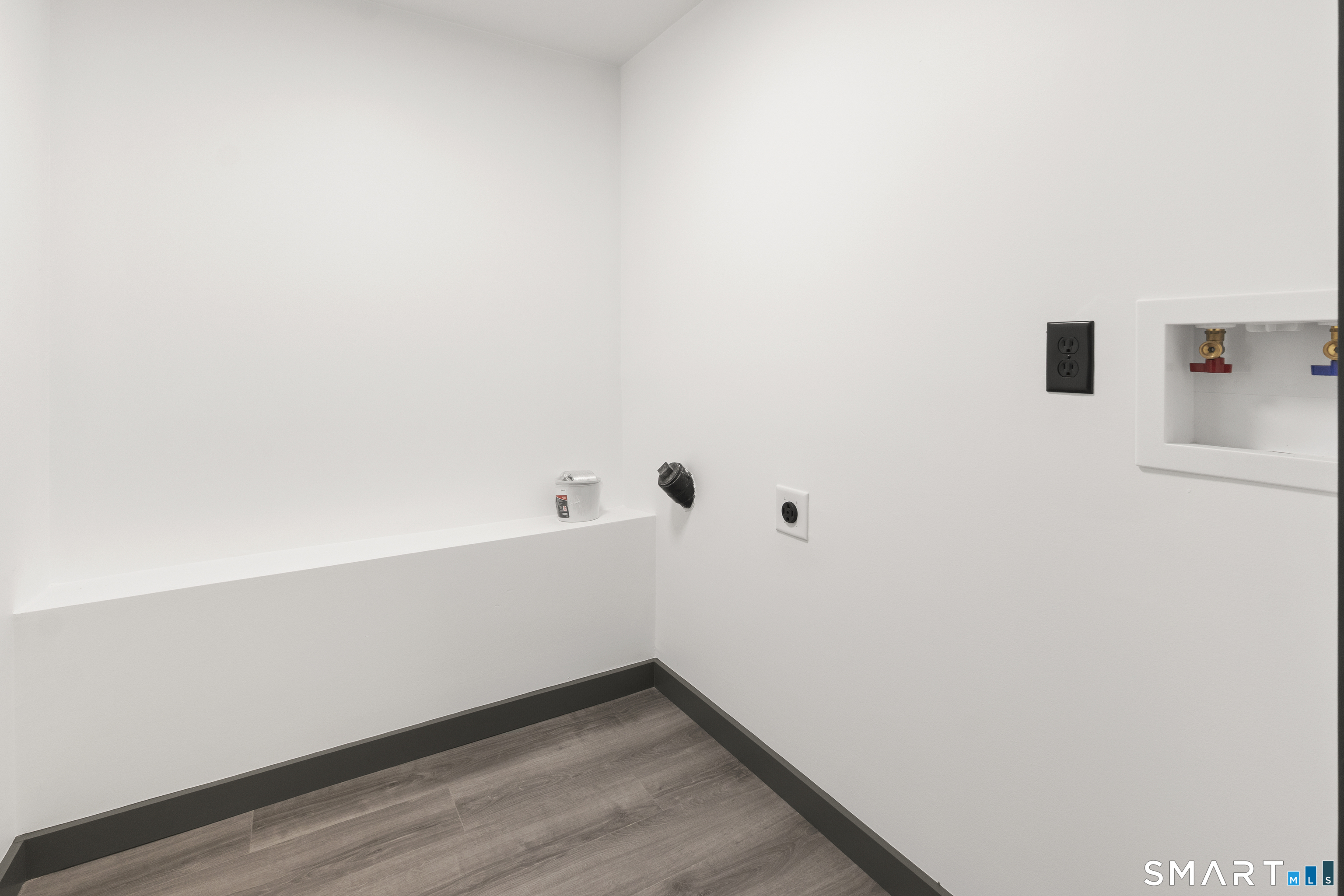 13 Lewis Avenue Property Photo 23