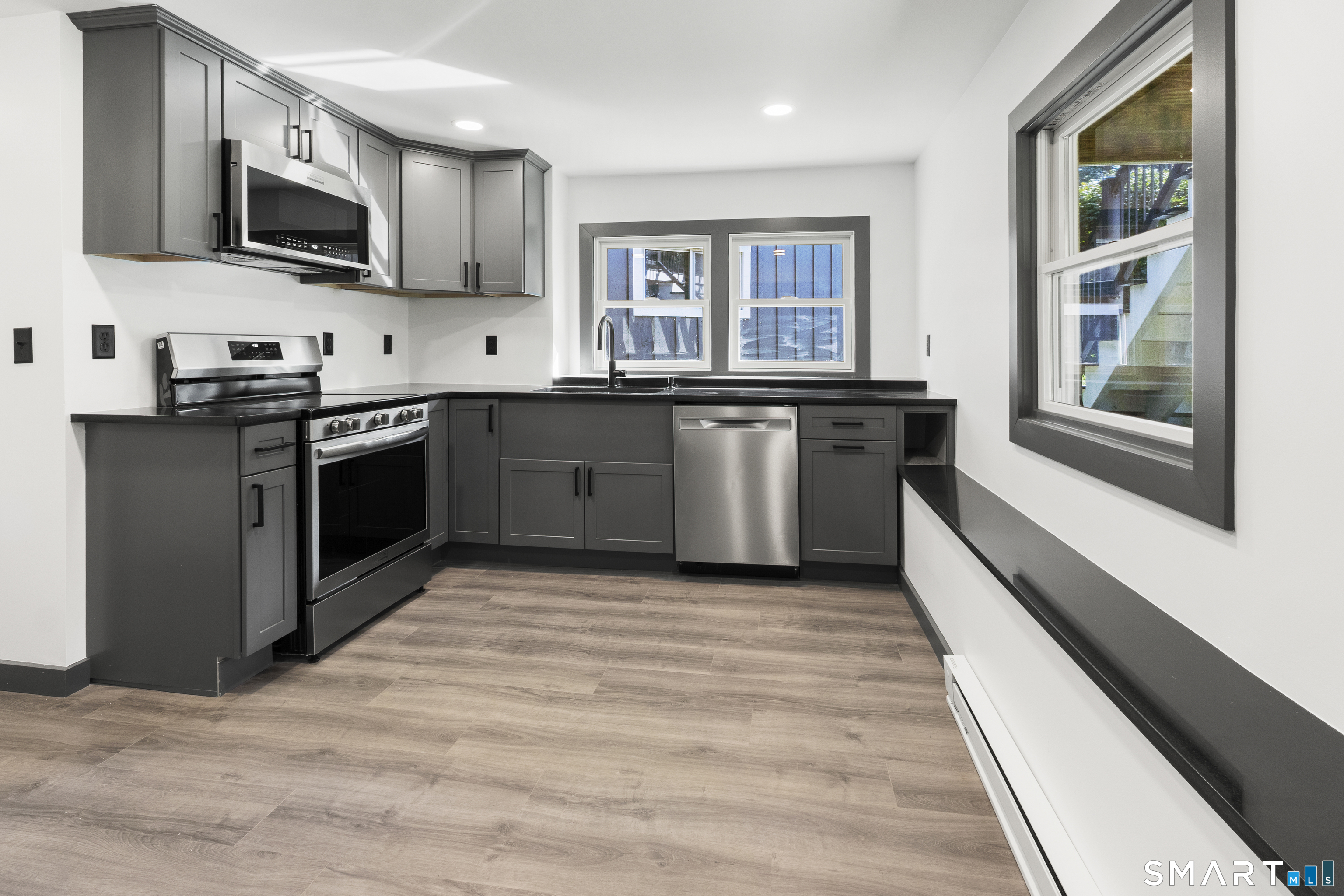 13 Lewis Avenue Property Photo 27